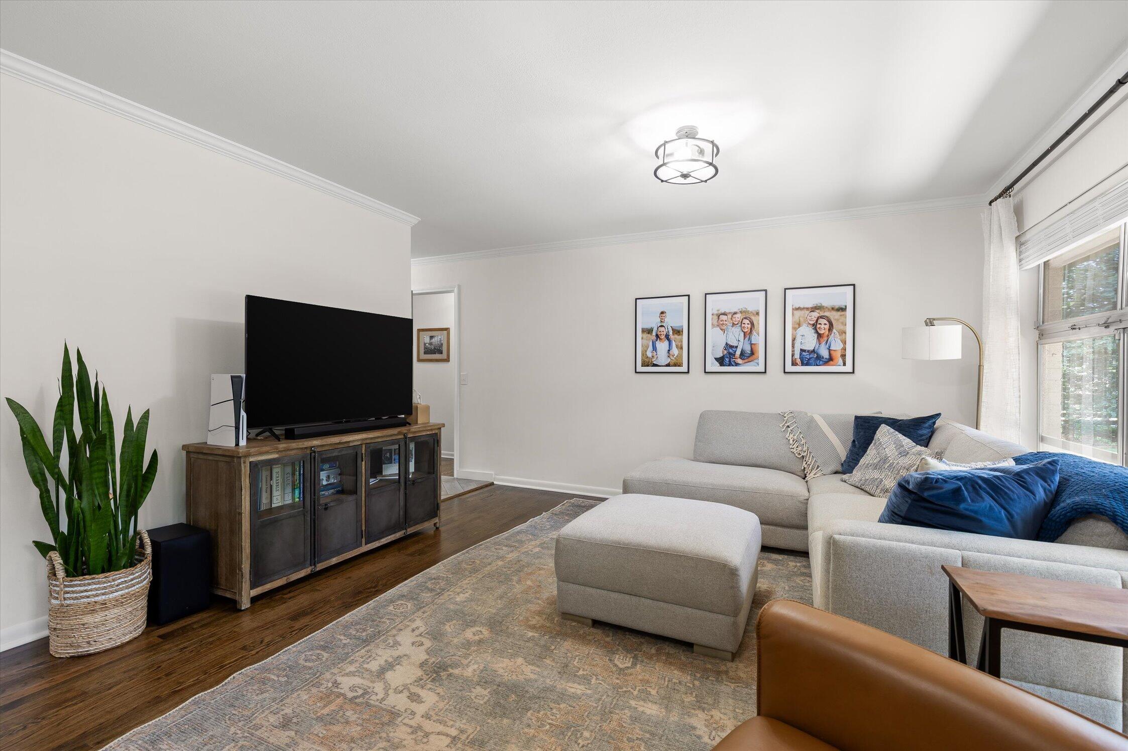 6929 Hickory View Lane