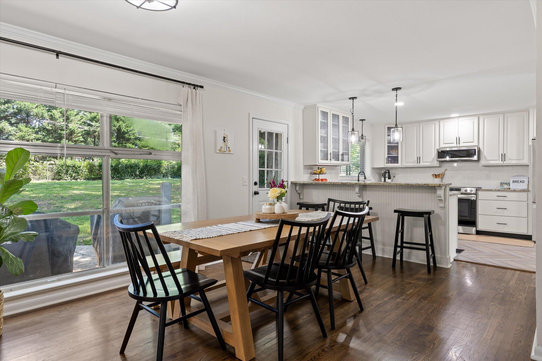 6929 Hickory View Lane
