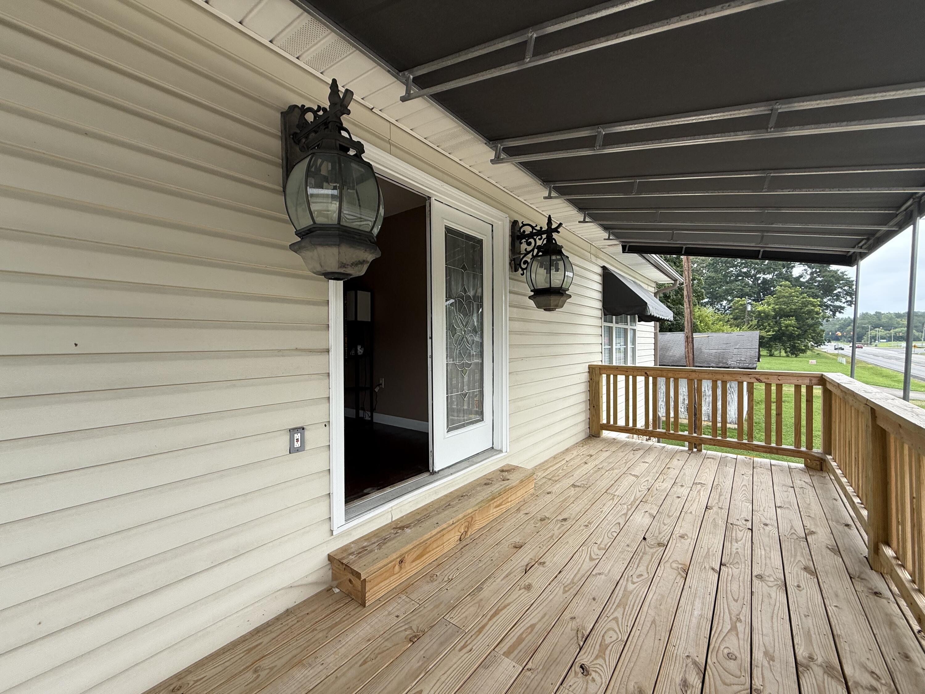 13683 S Highway 28, B