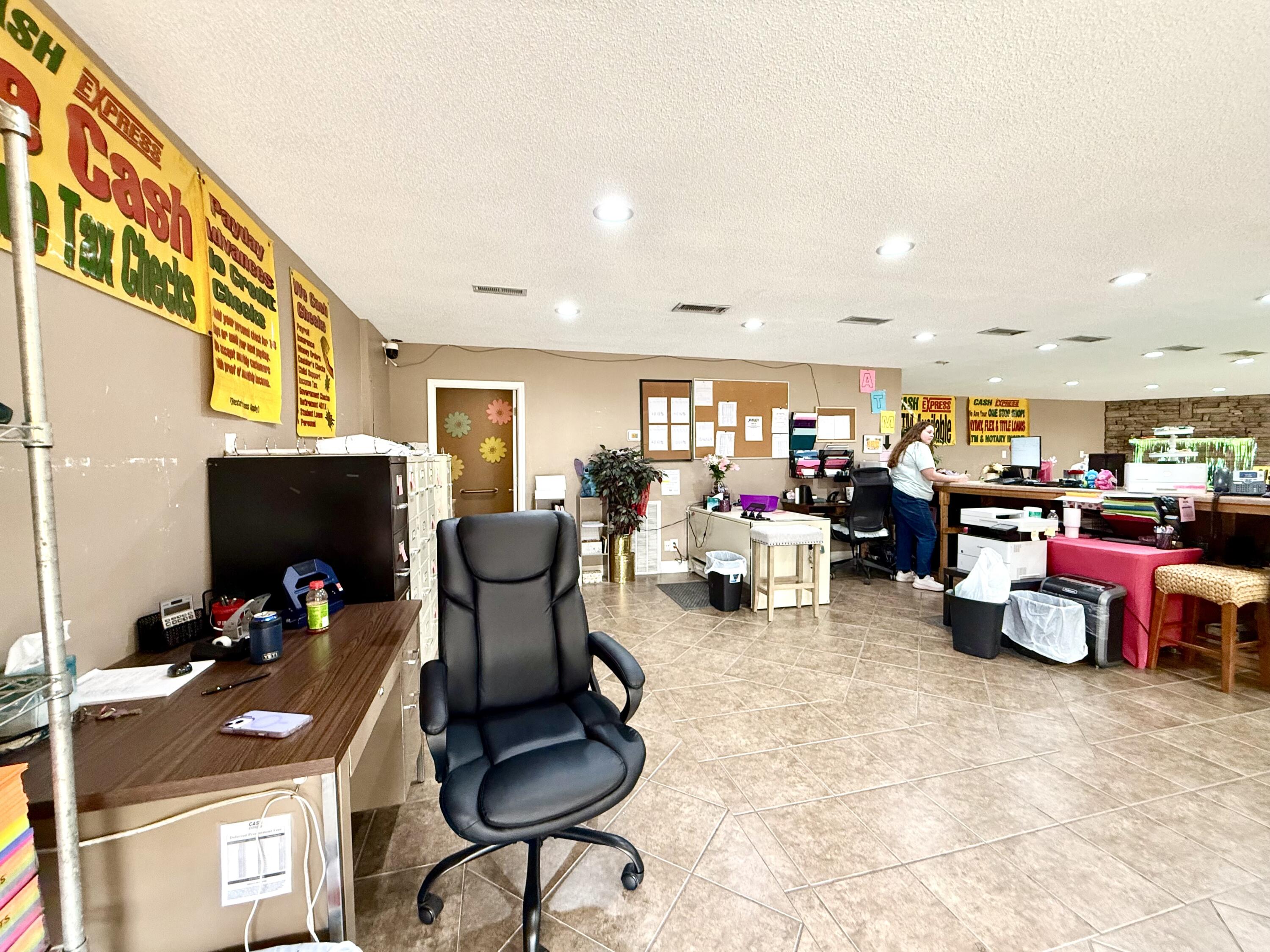 13683 S Highway 28, B