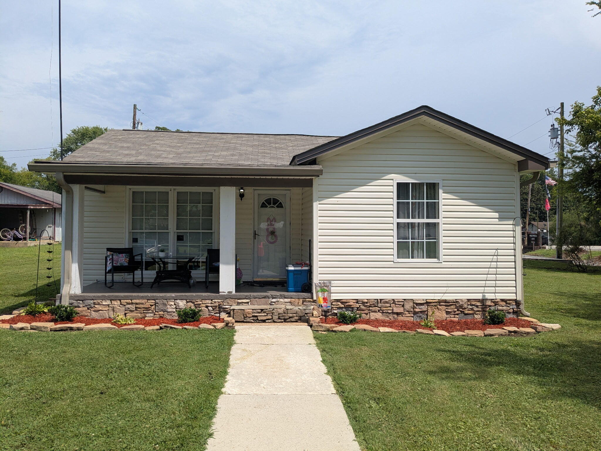 13683 S Highway 28, B