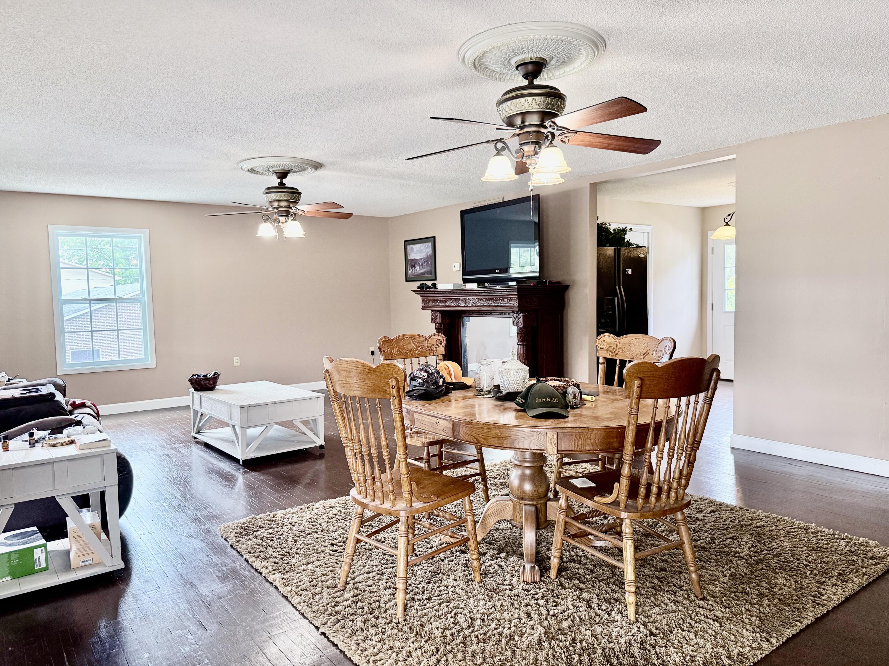13683 S Highway 28, B