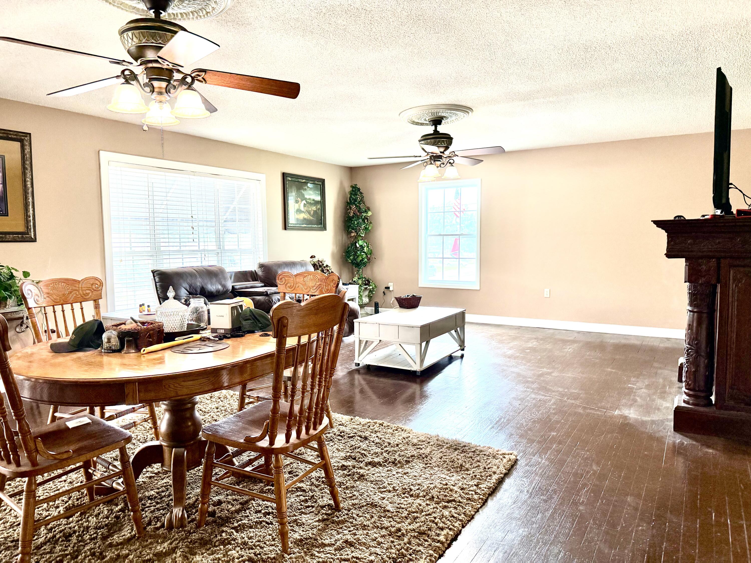 13683 S Highway 28, B