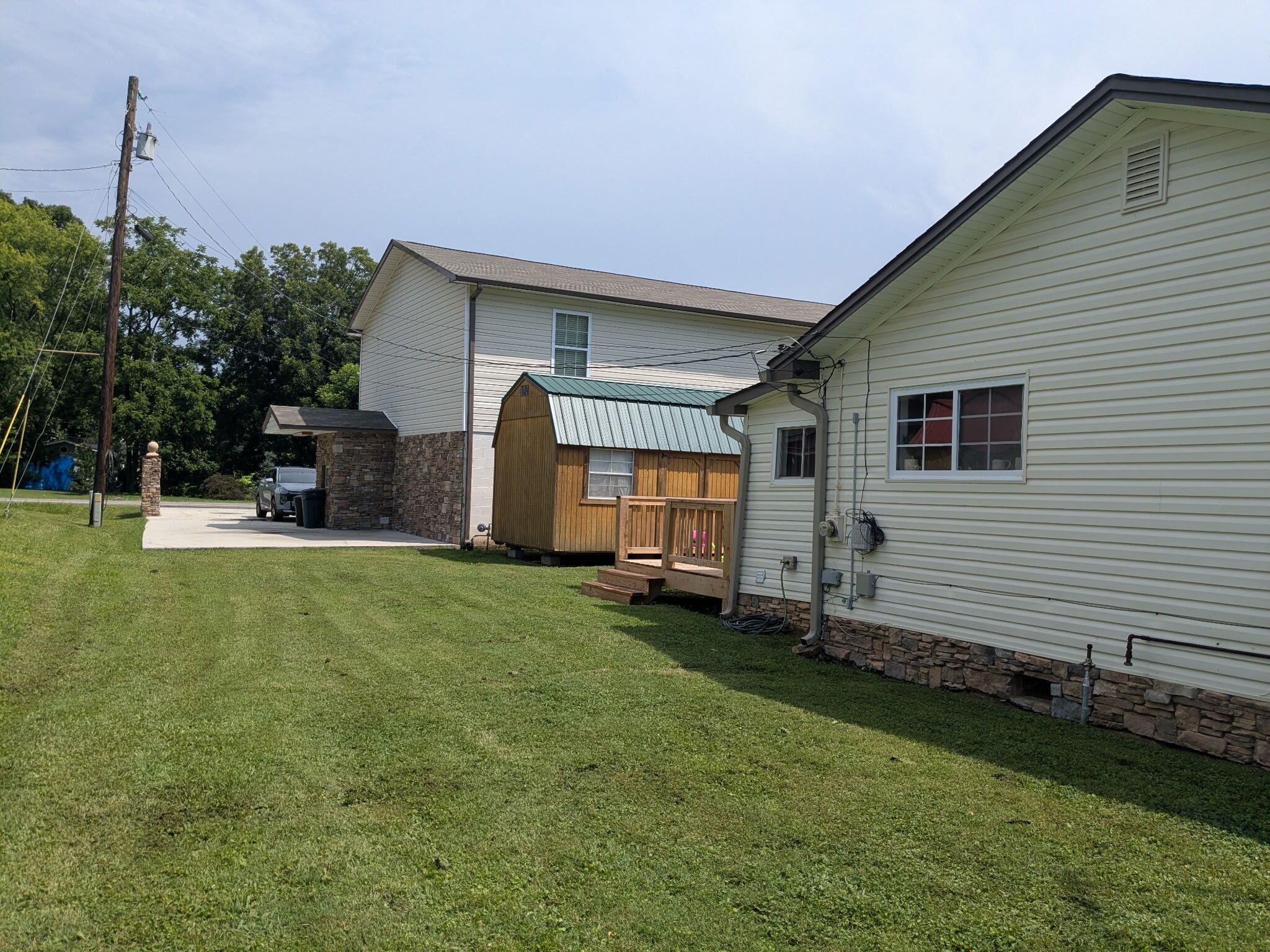 13683 S Highway 28, B