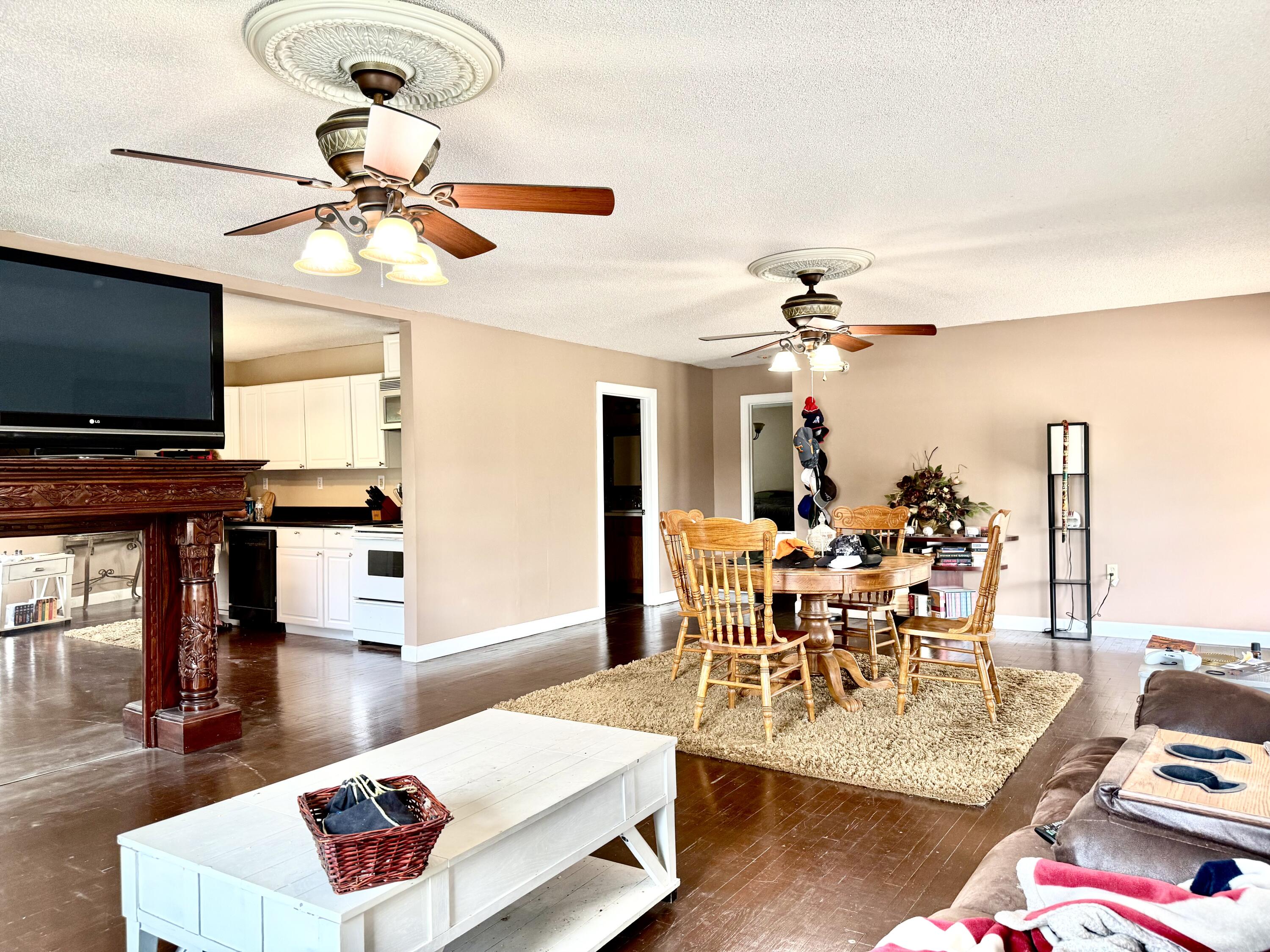 13683 S Highway 28, B