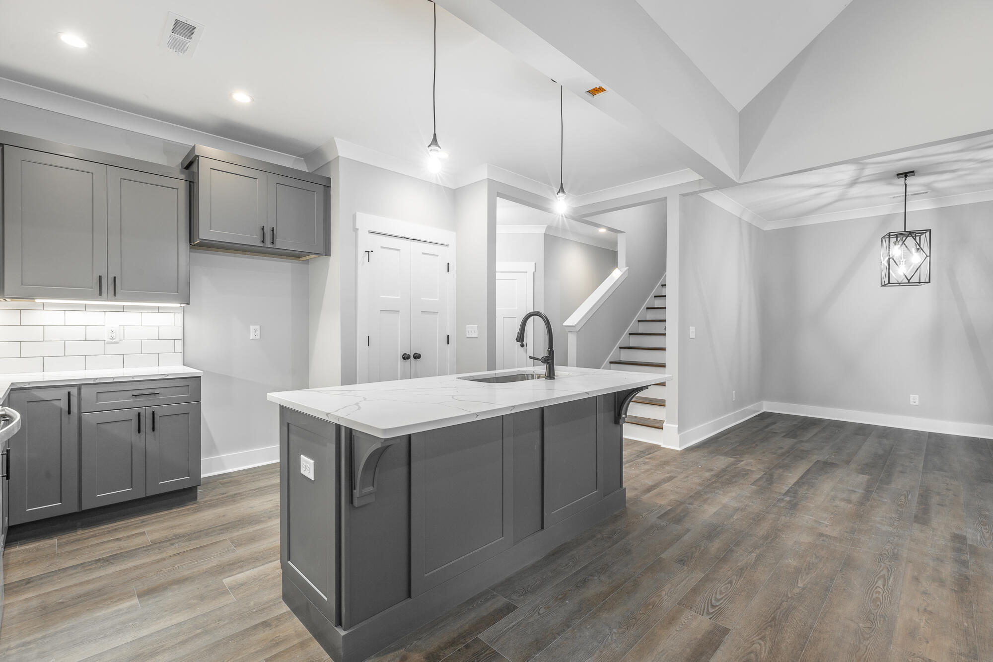 59 Willow Grove Court, 5