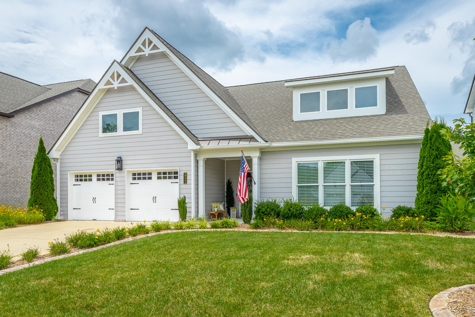 1711 Buttonwood Loop