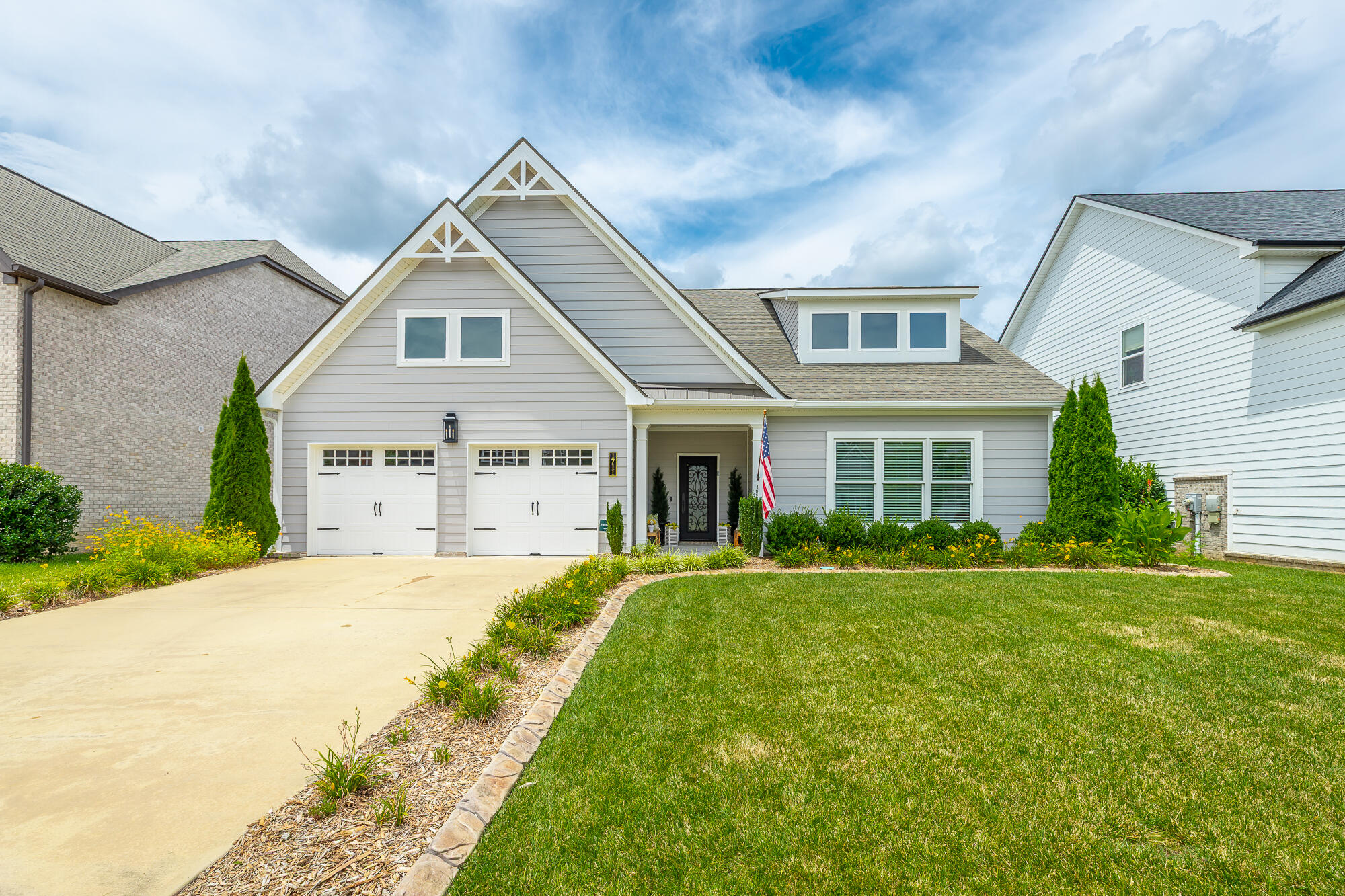 1711 Buttonwood Loop