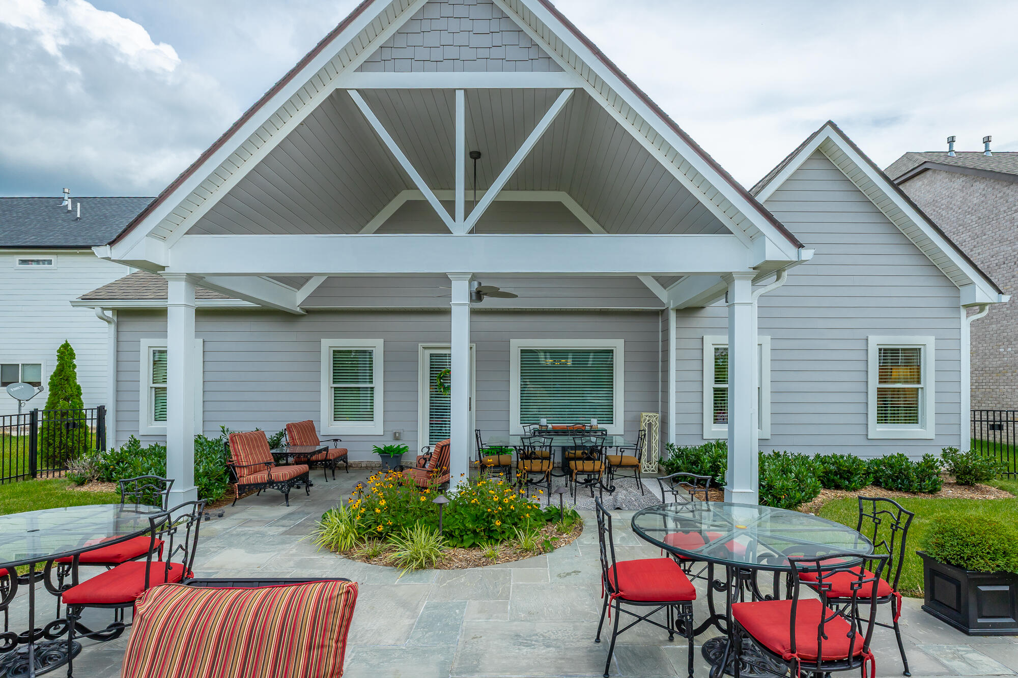 1711 Buttonwood Loop