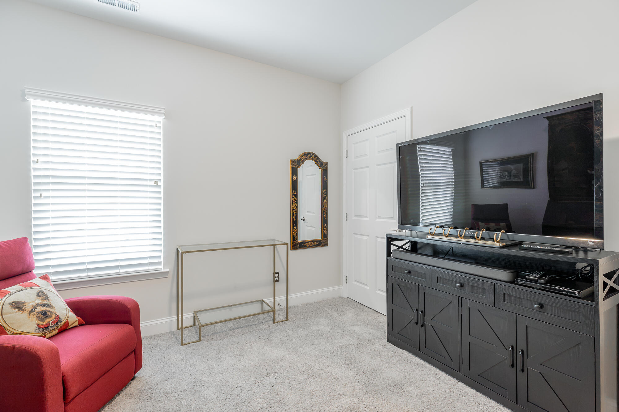 1711 Buttonwood Loop