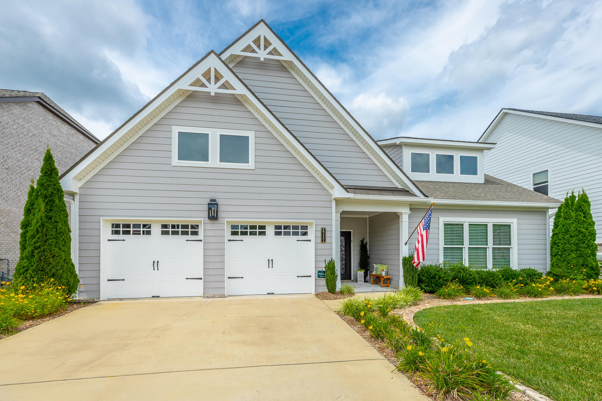 1711 Buttonwood Loop