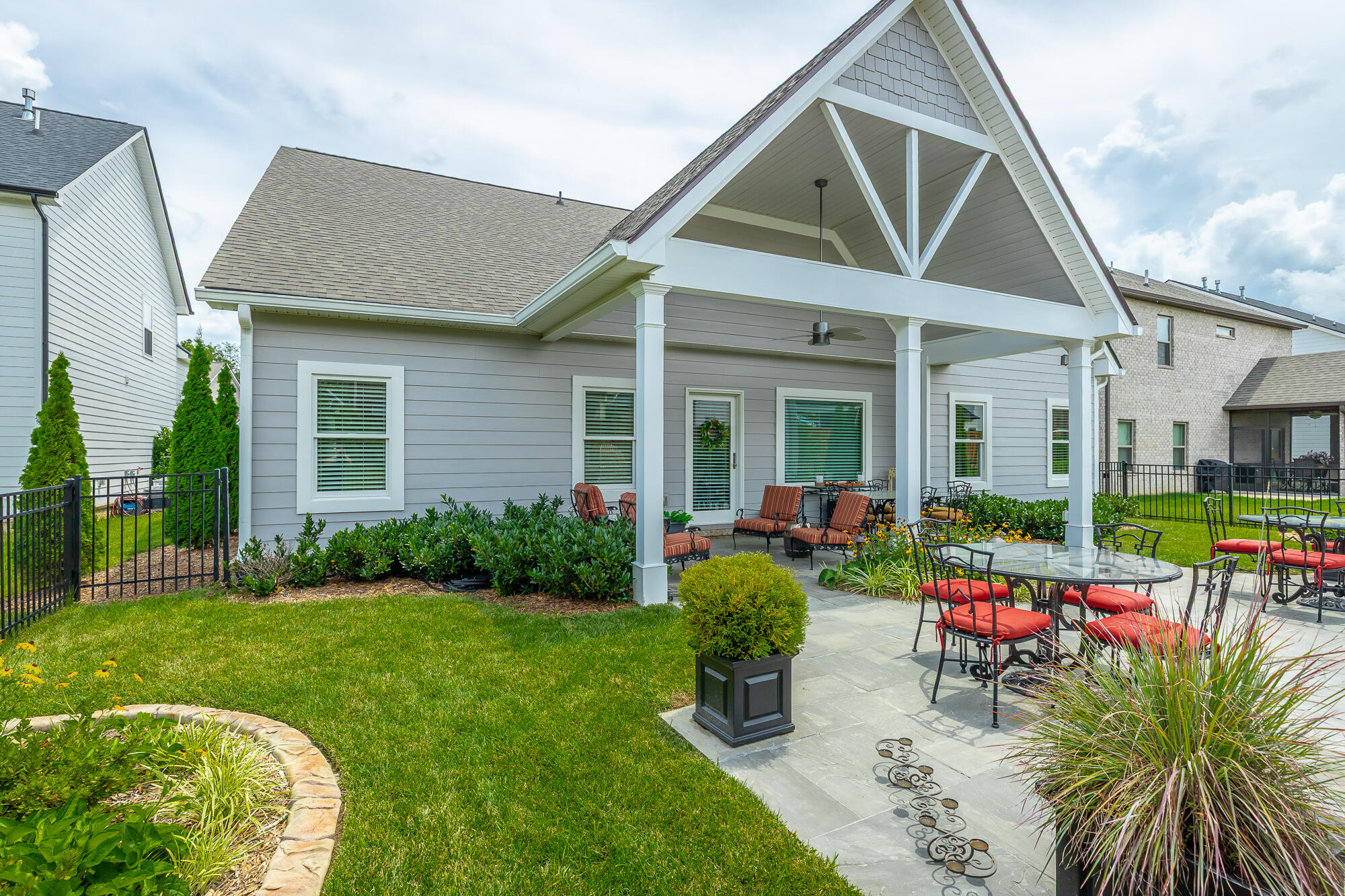 1711 Buttonwood Loop