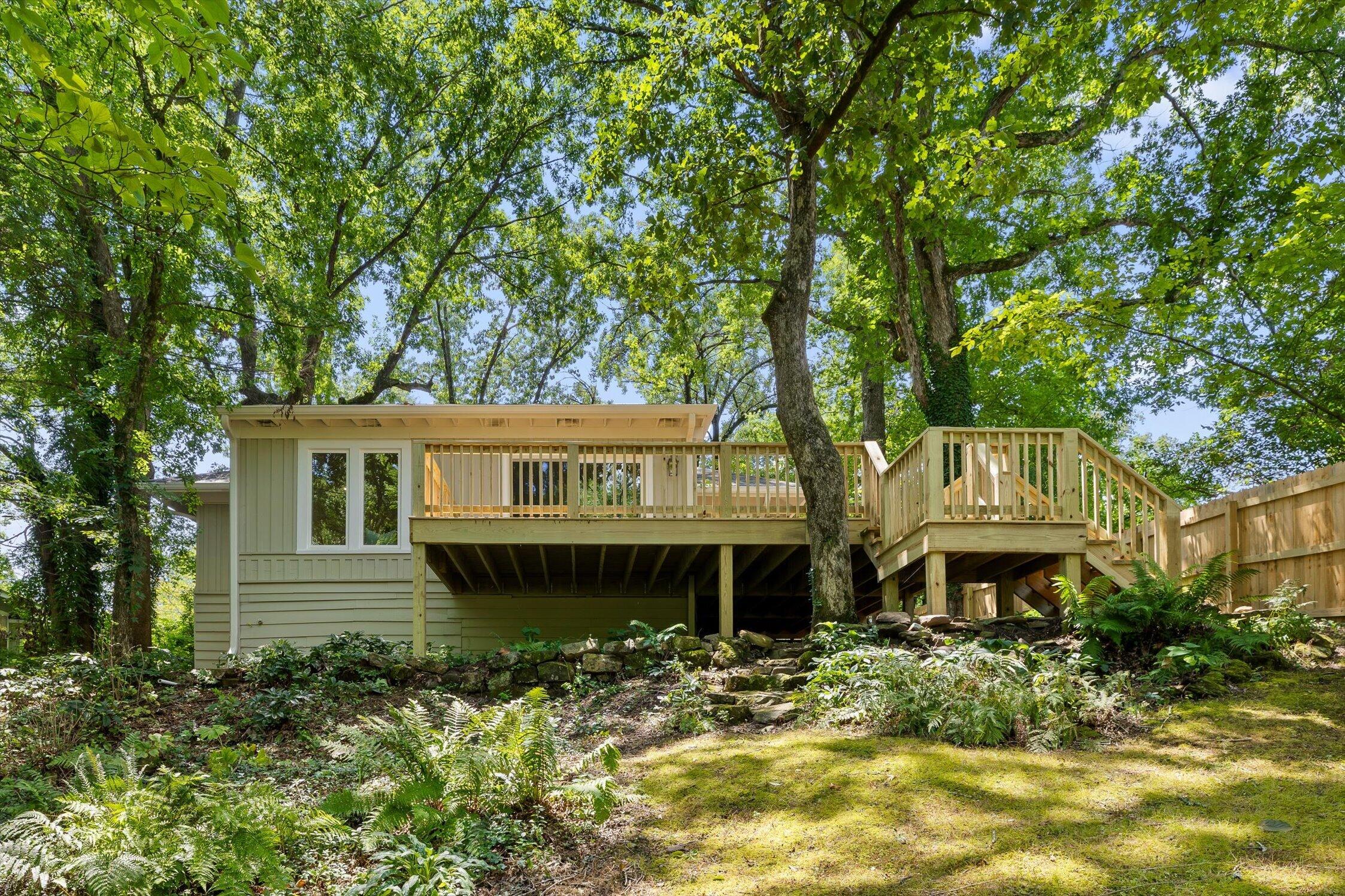 321 Signal Mountain Boulevard