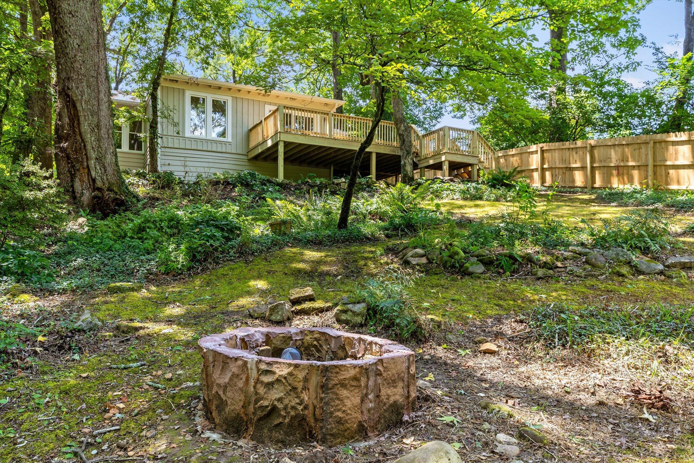 321 Signal Mountain Boulevard