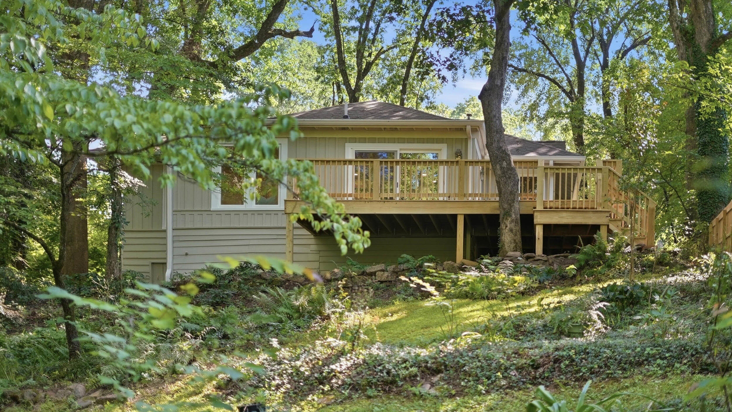 321 Signal Mountain Boulevard