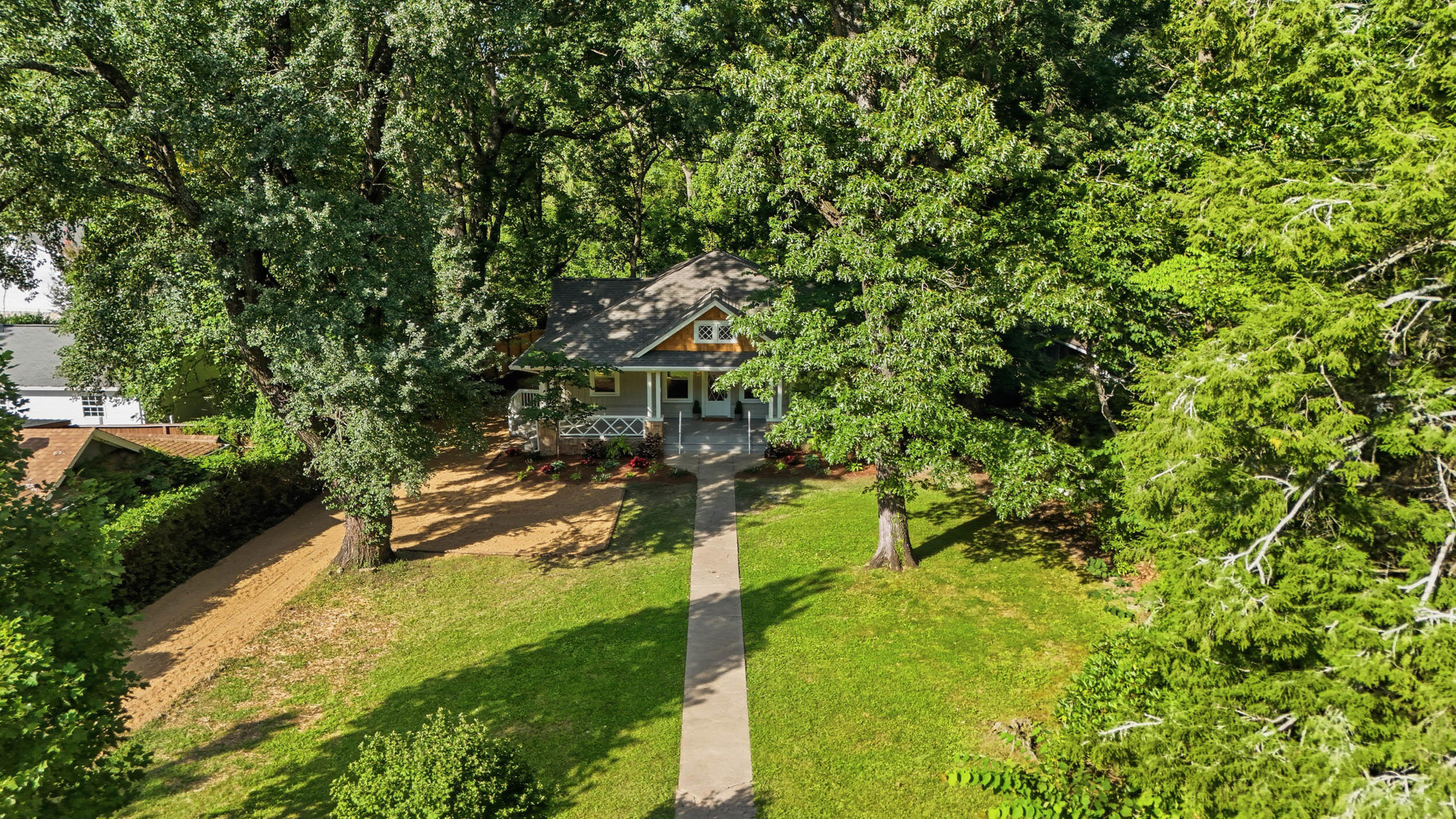 321 Signal Mountain Boulevard