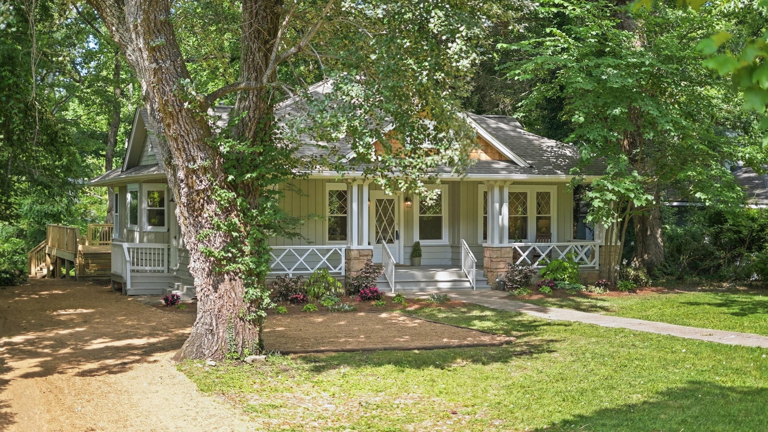 321 Signal Mountain Boulevard