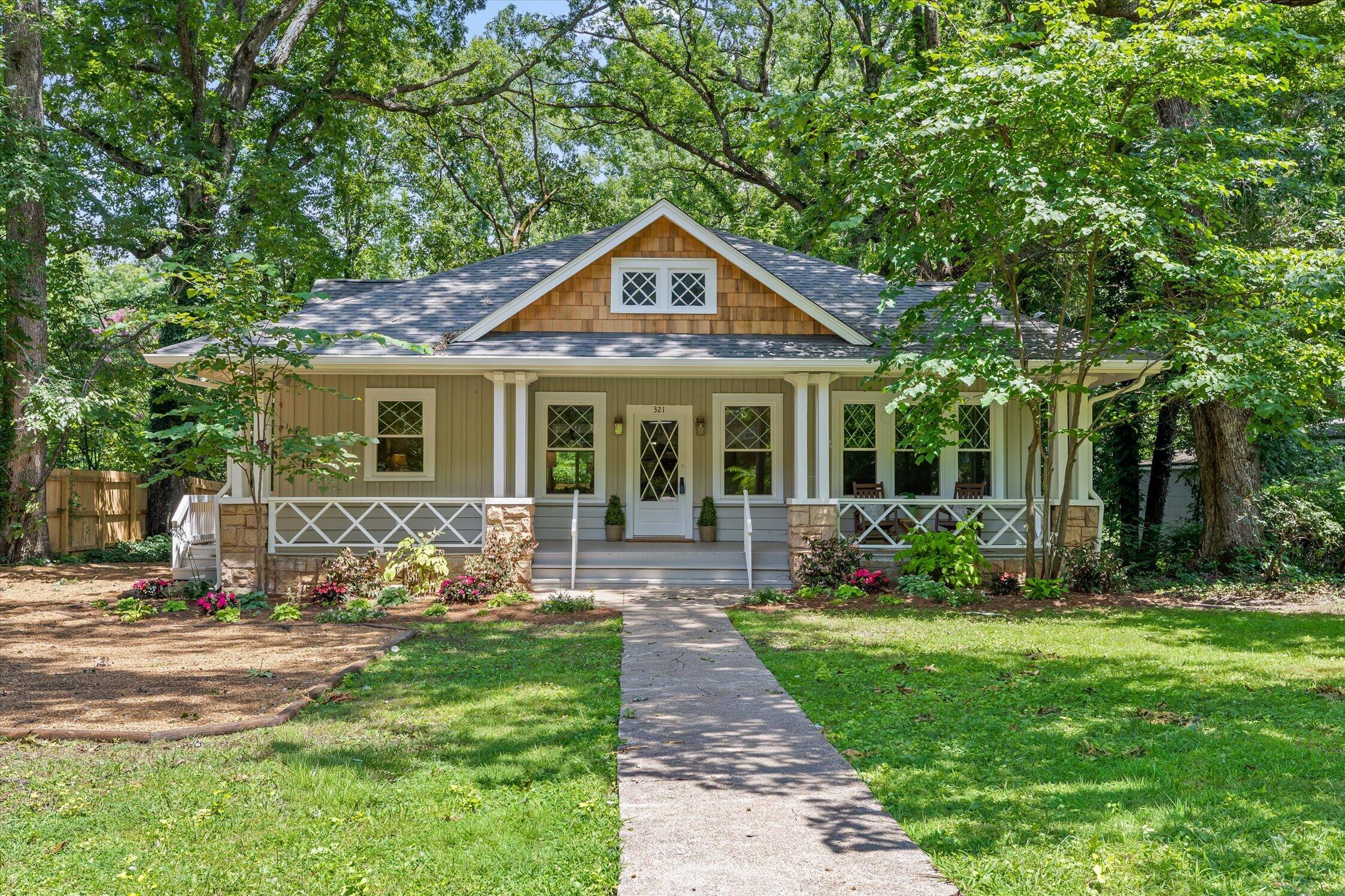 321 Signal Mountain Boulevard