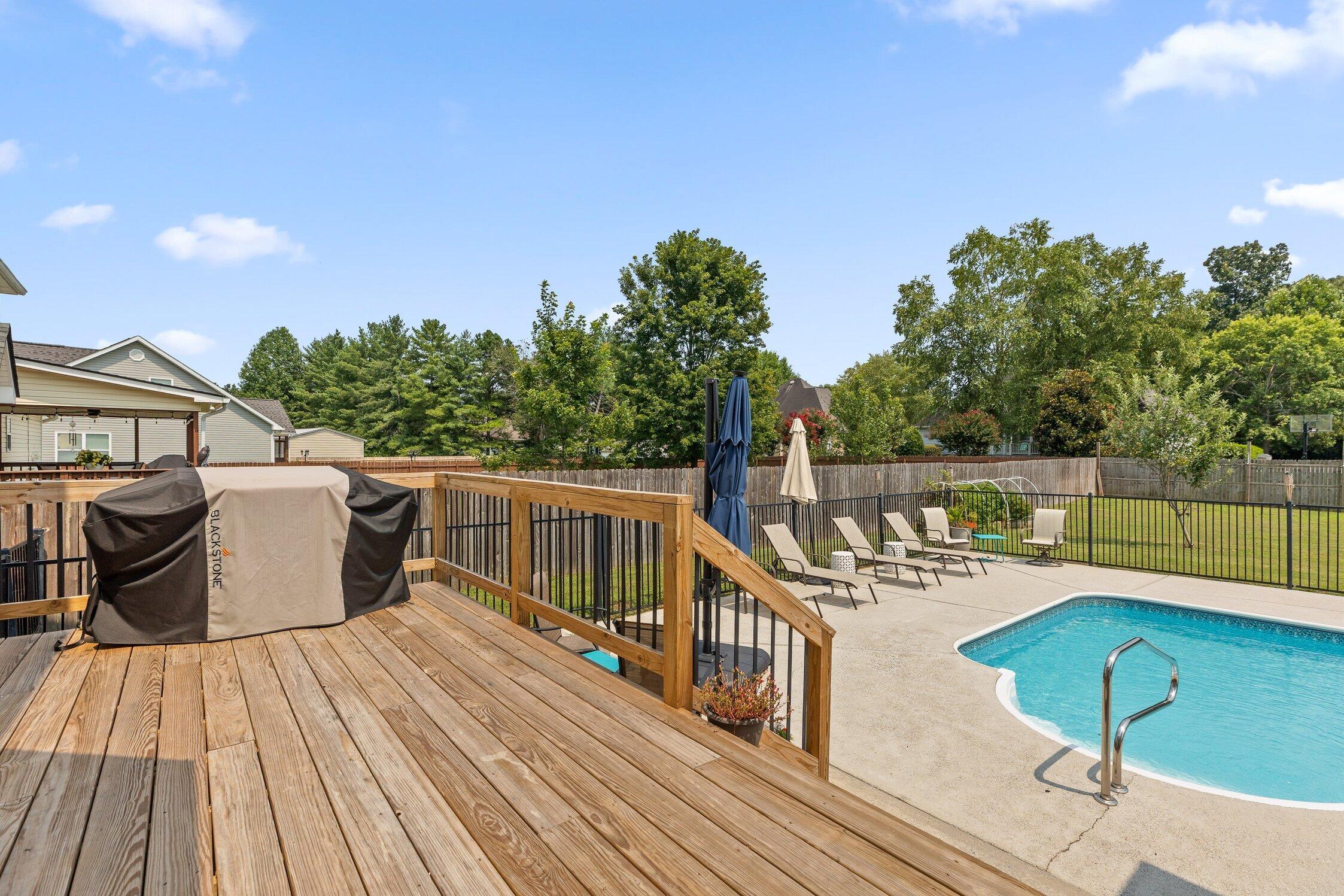 7762 Lynnle Way