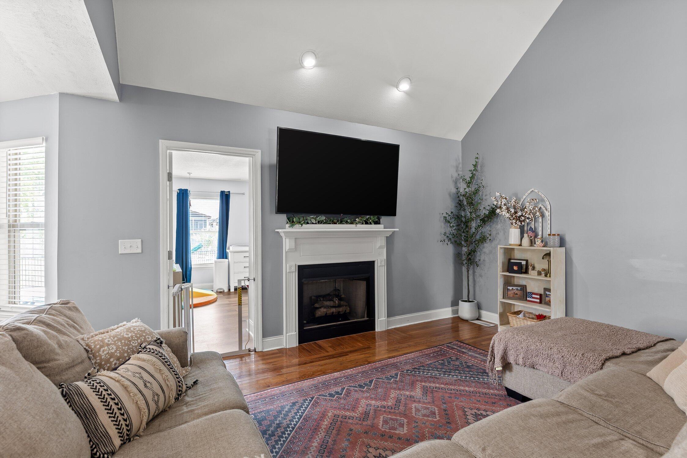 7762 Lynnle Way
