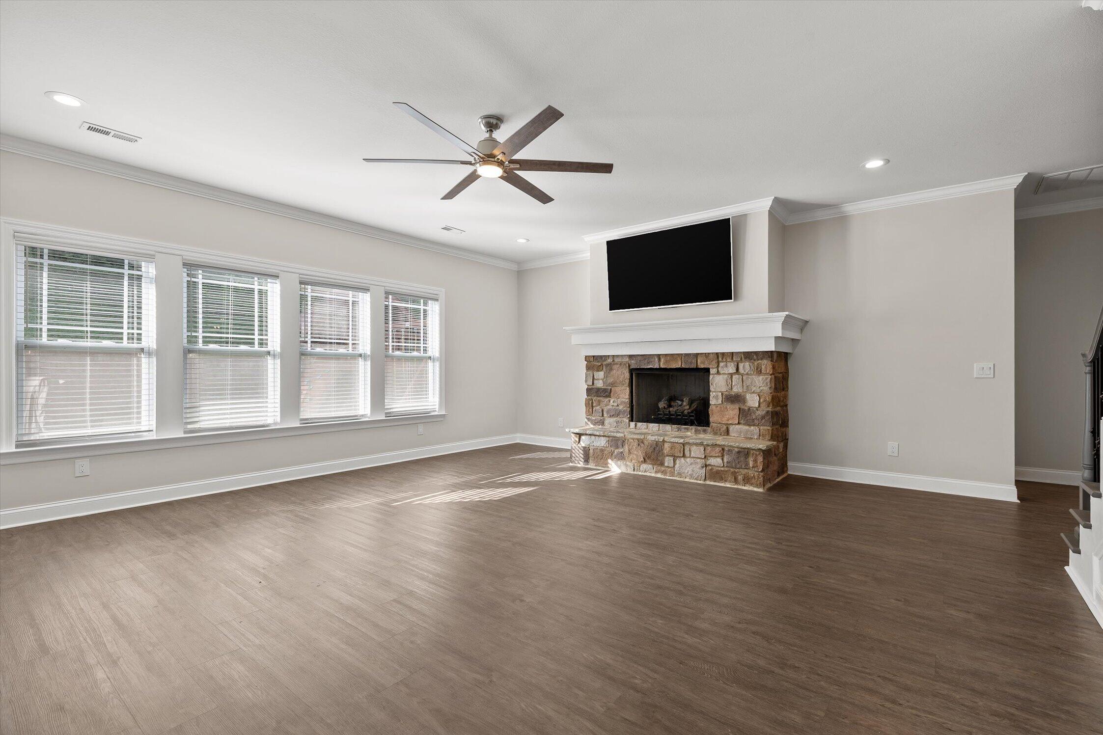 8604 Observation Lane