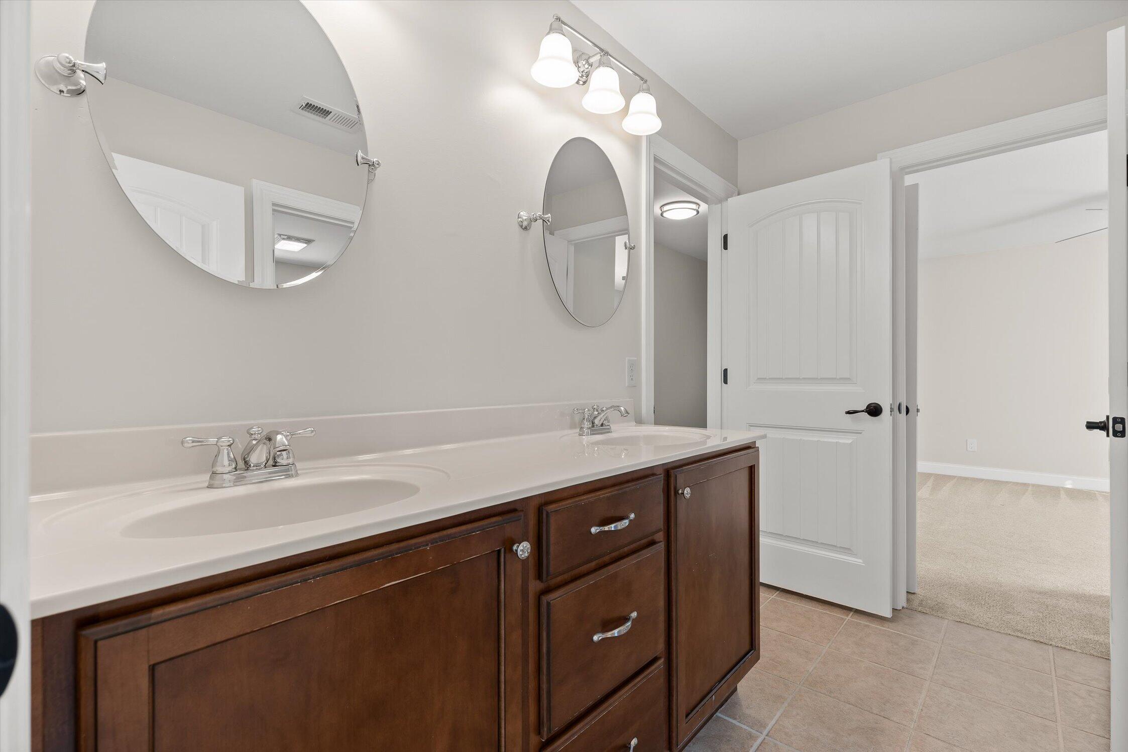 8604 Observation Lane