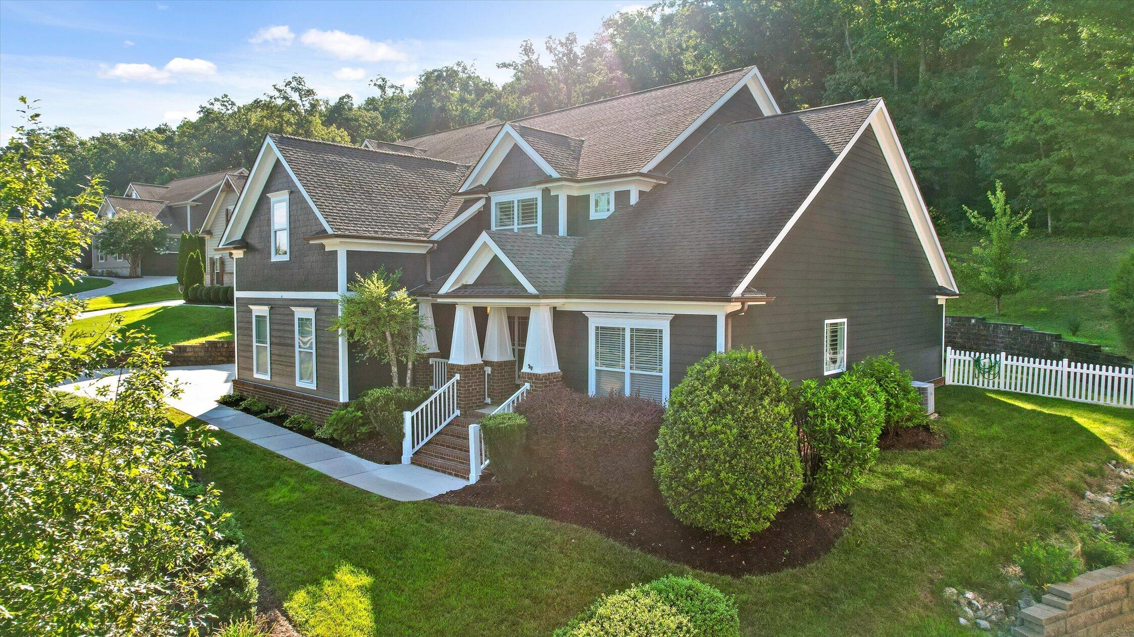 8604 Observation Lane