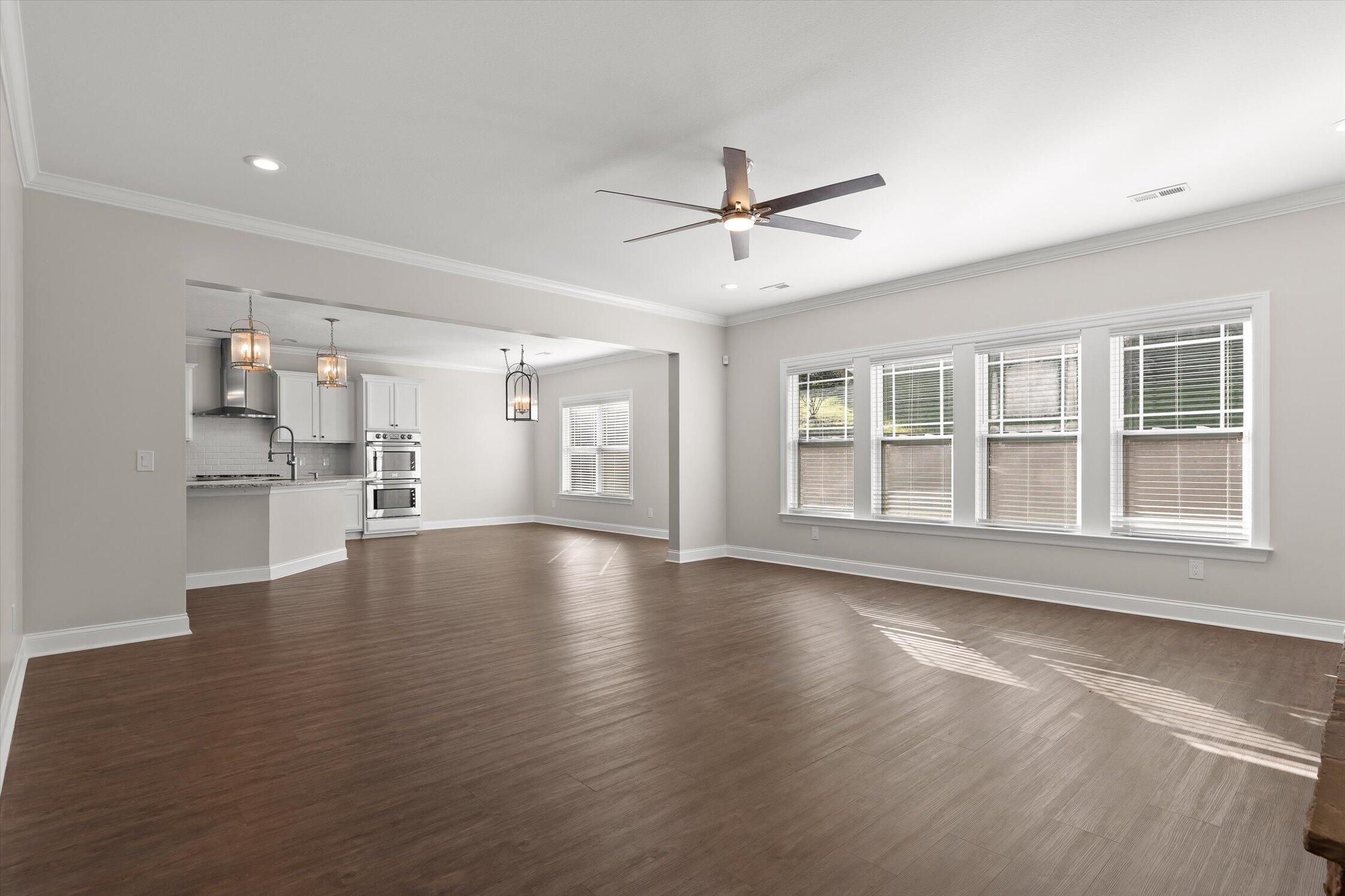 8604 Observation Lane