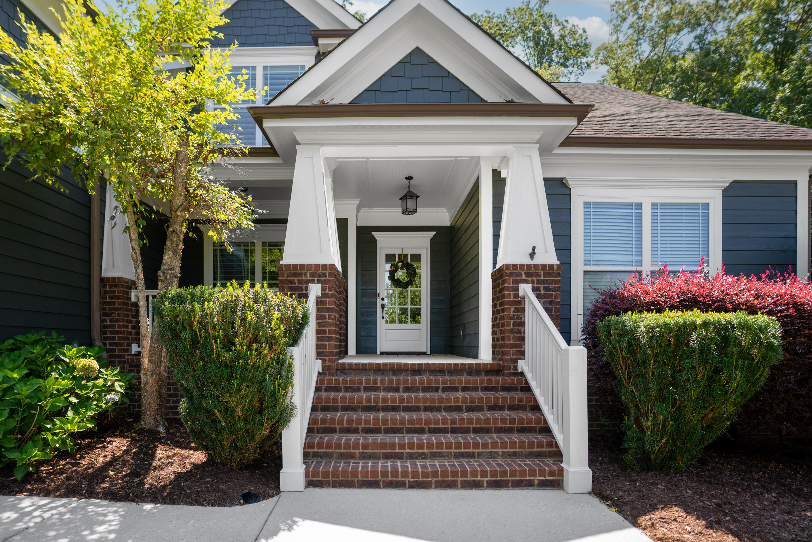 8604 Observation Lane
