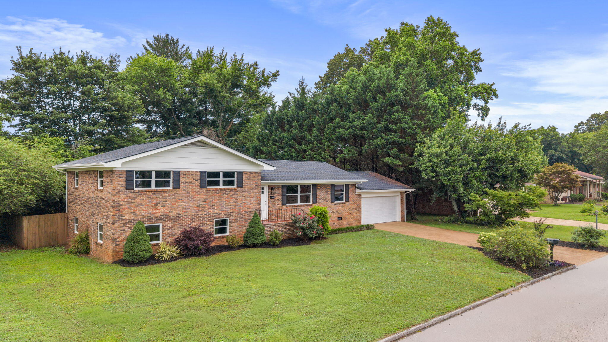 2307 Brookhaven Circle