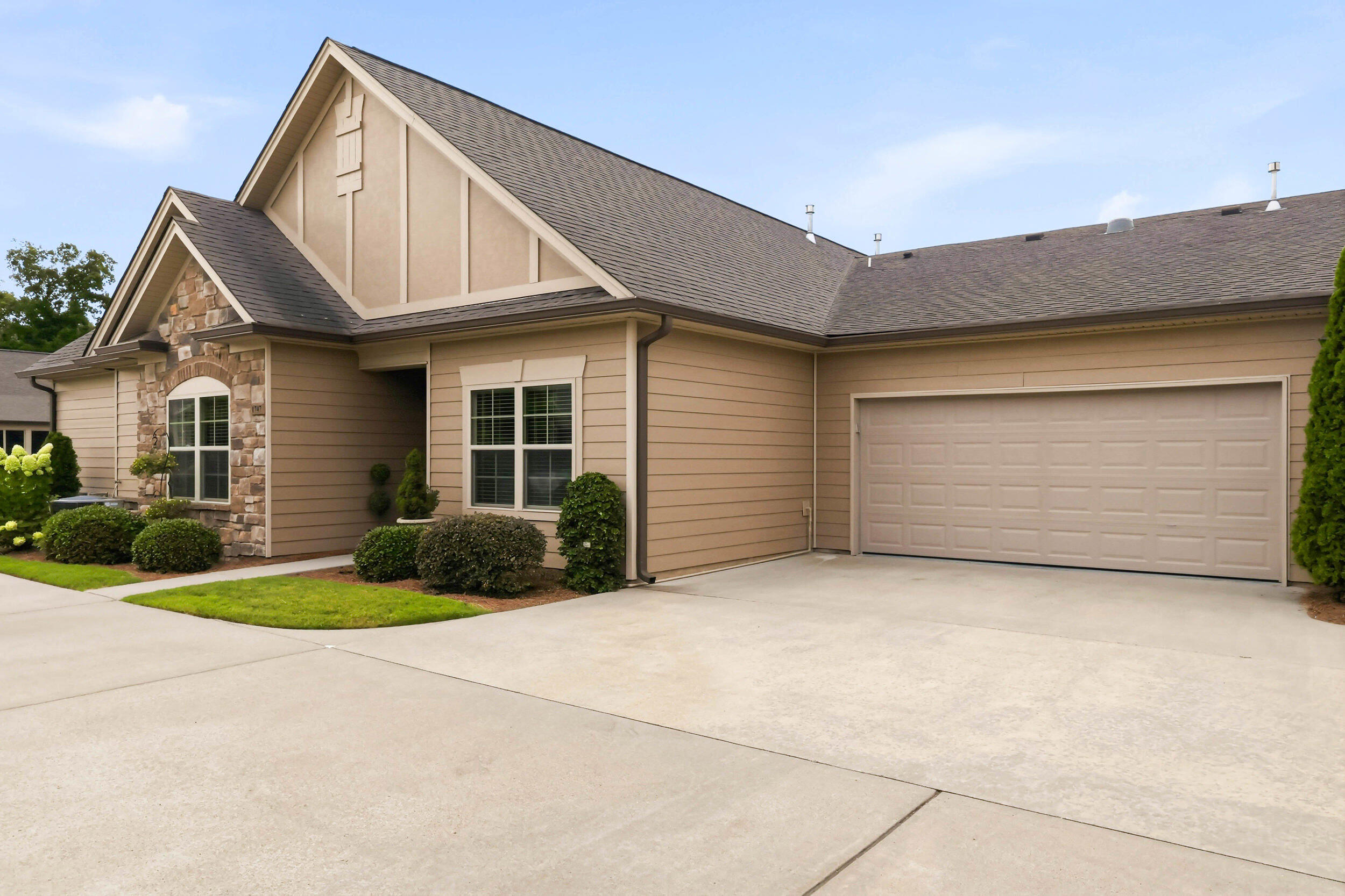 1747 Sedgefield Drive, 44 B