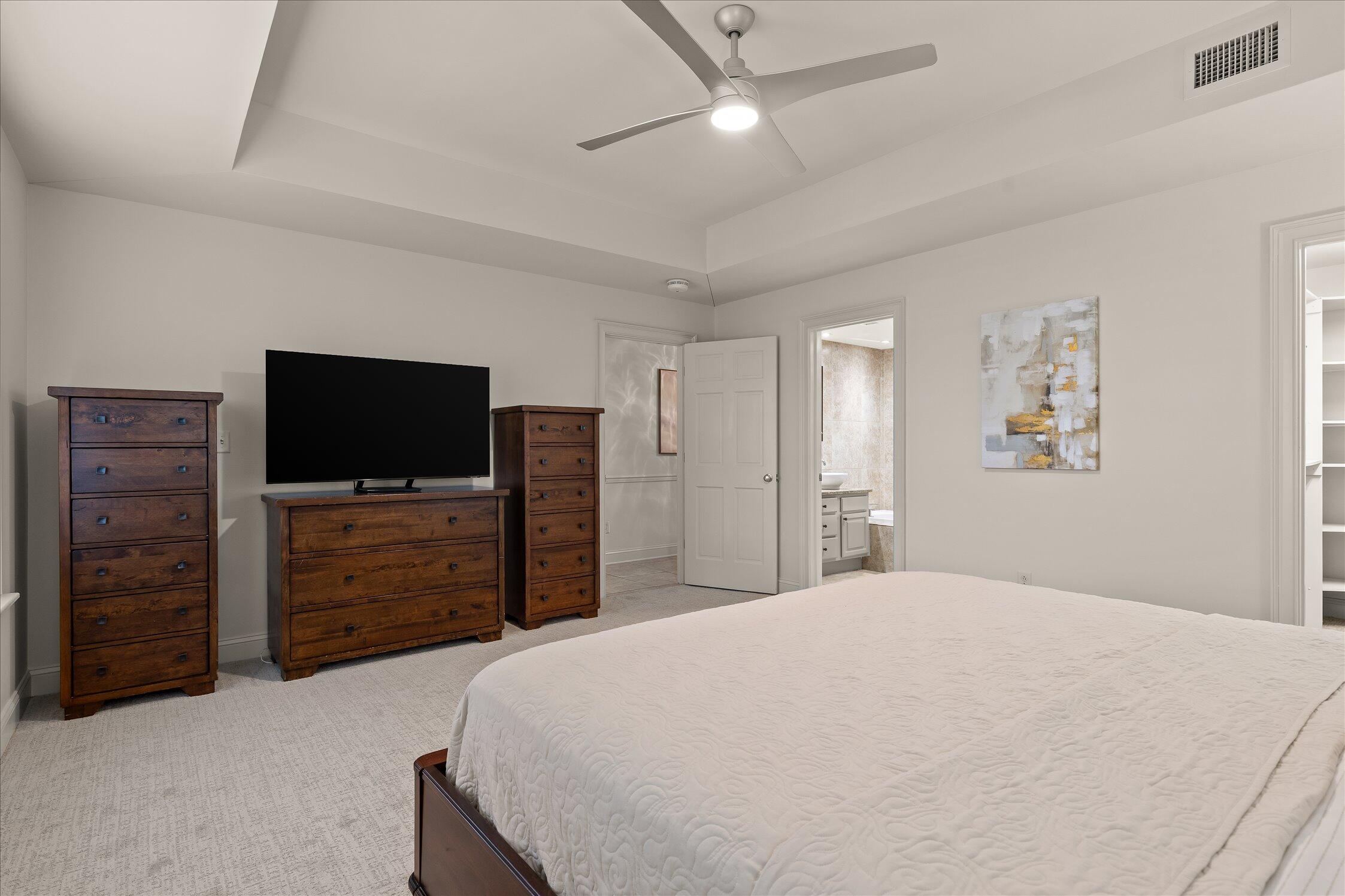737 Battery Place, 302