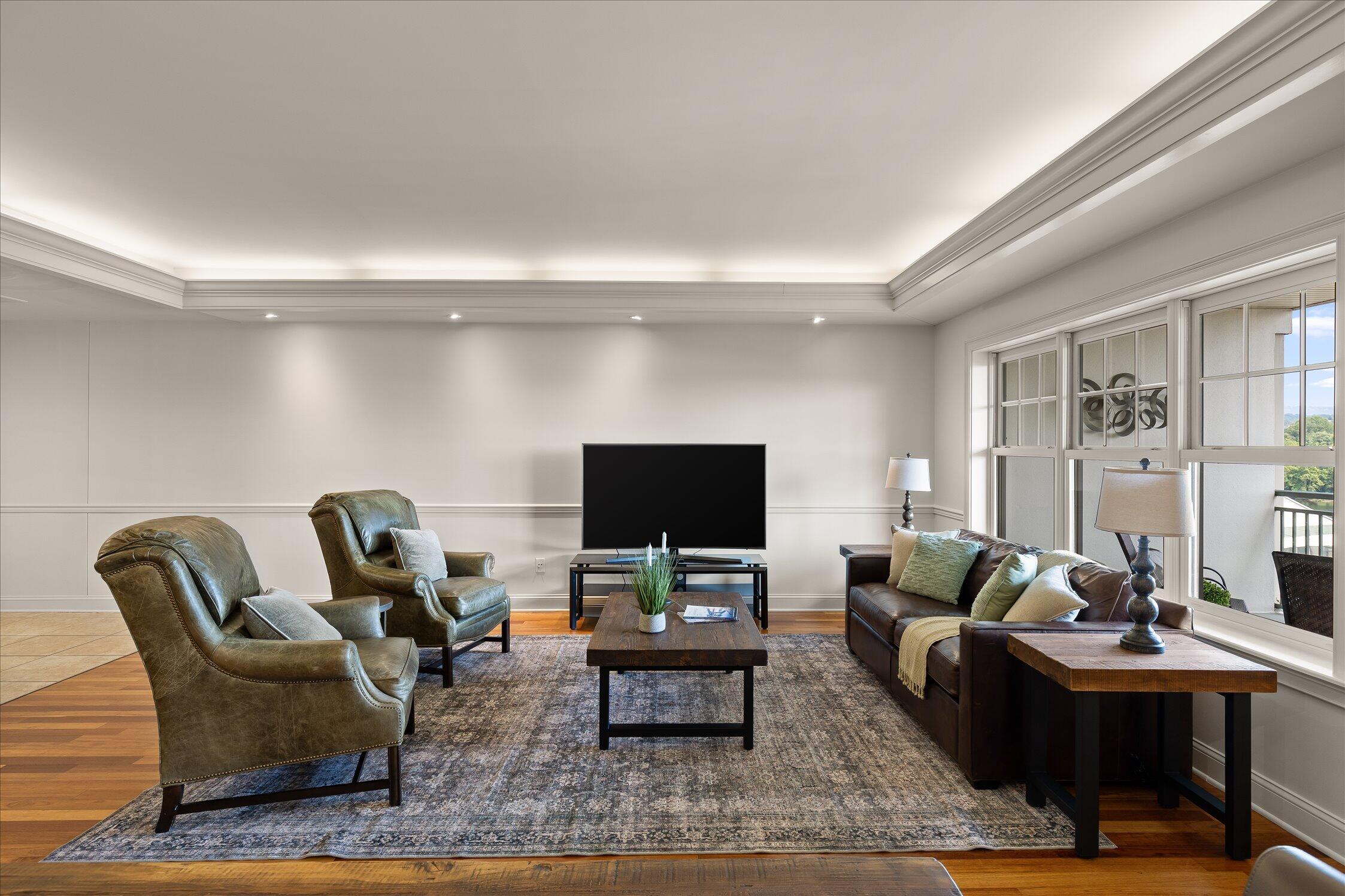 737 Battery Place, 302