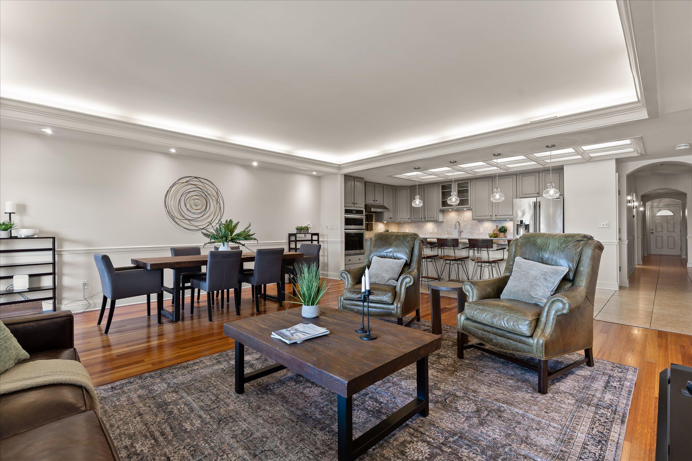 737 Battery Place, 302