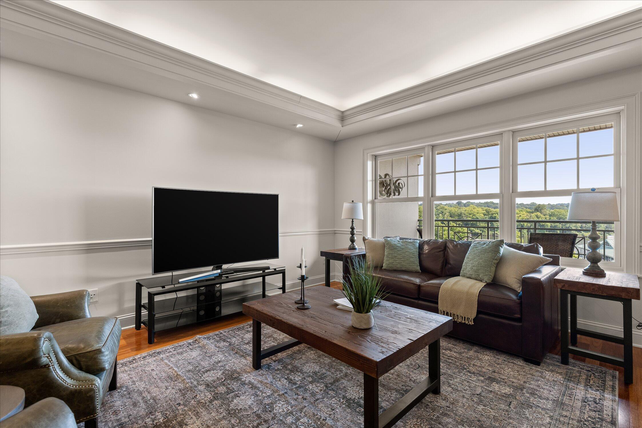 737 Battery Place, 302