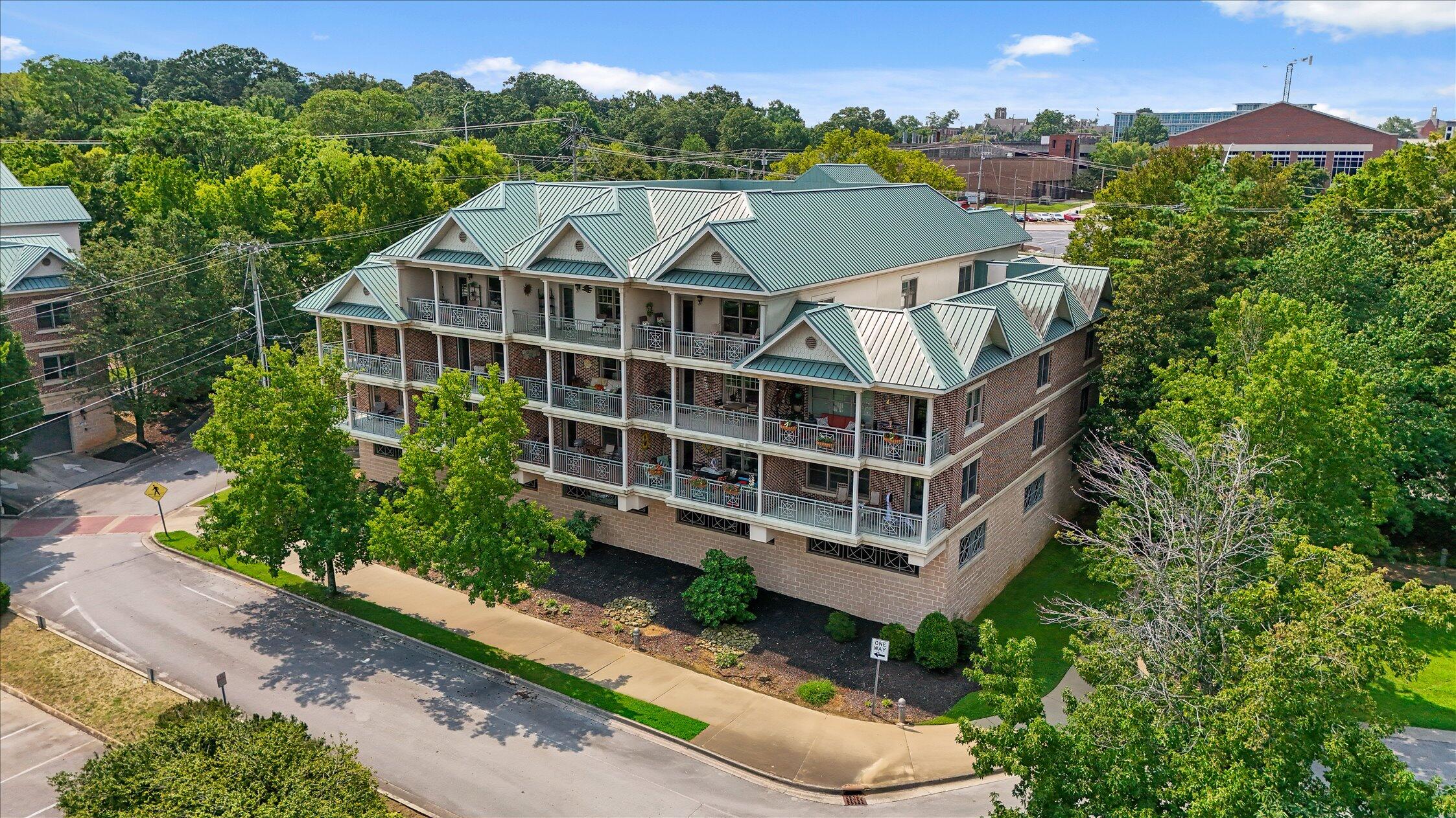 737 Battery Place, 302