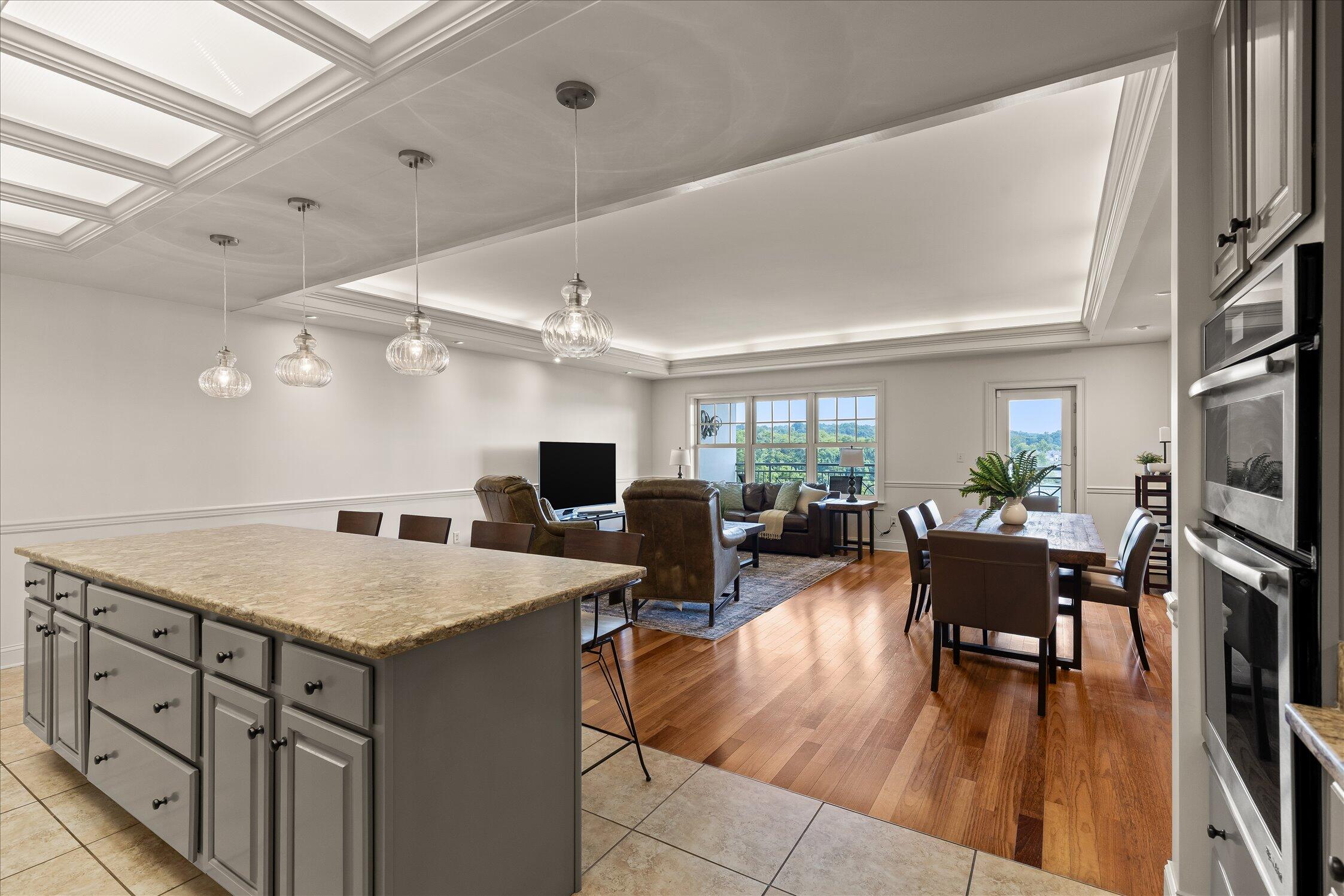 737 Battery Place, 302