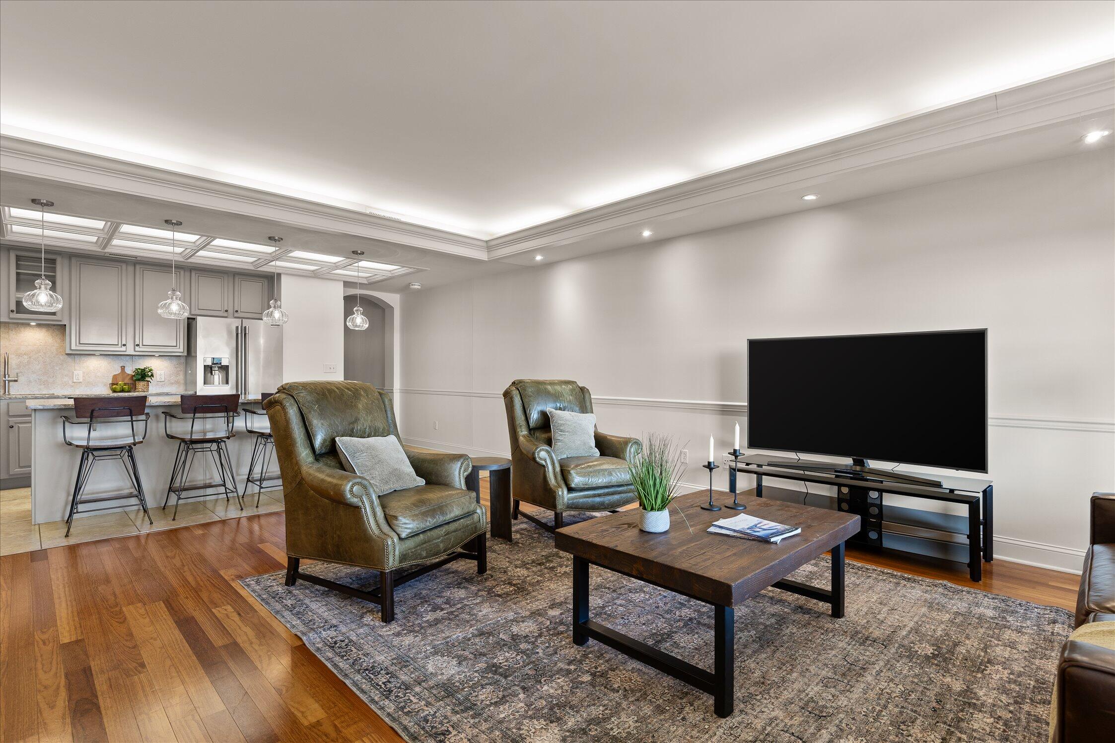 737 Battery Place, 302