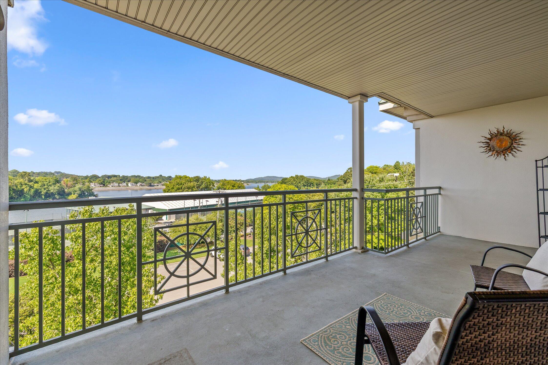 737 Battery Place, 302