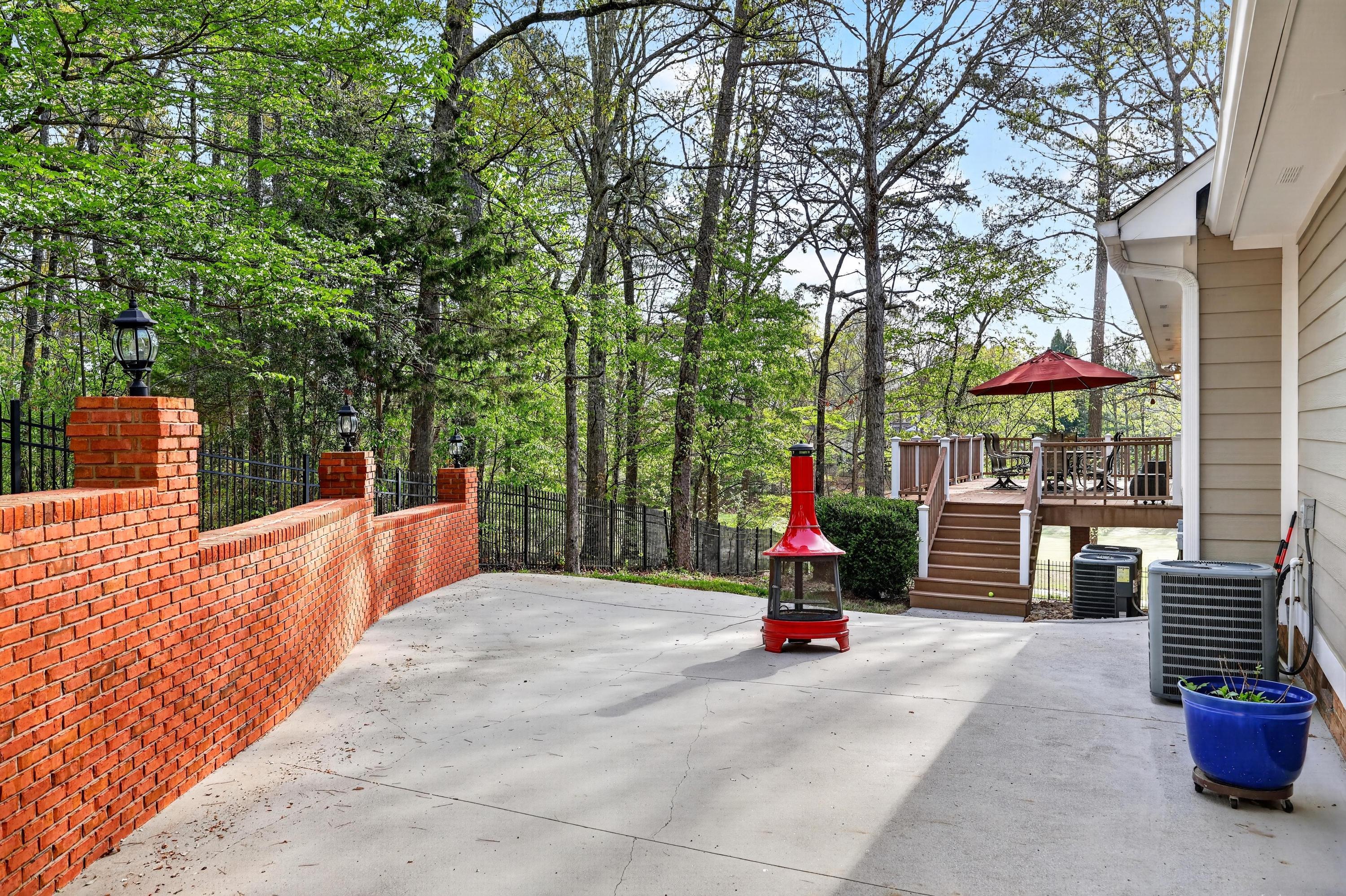 88 Herron Lane