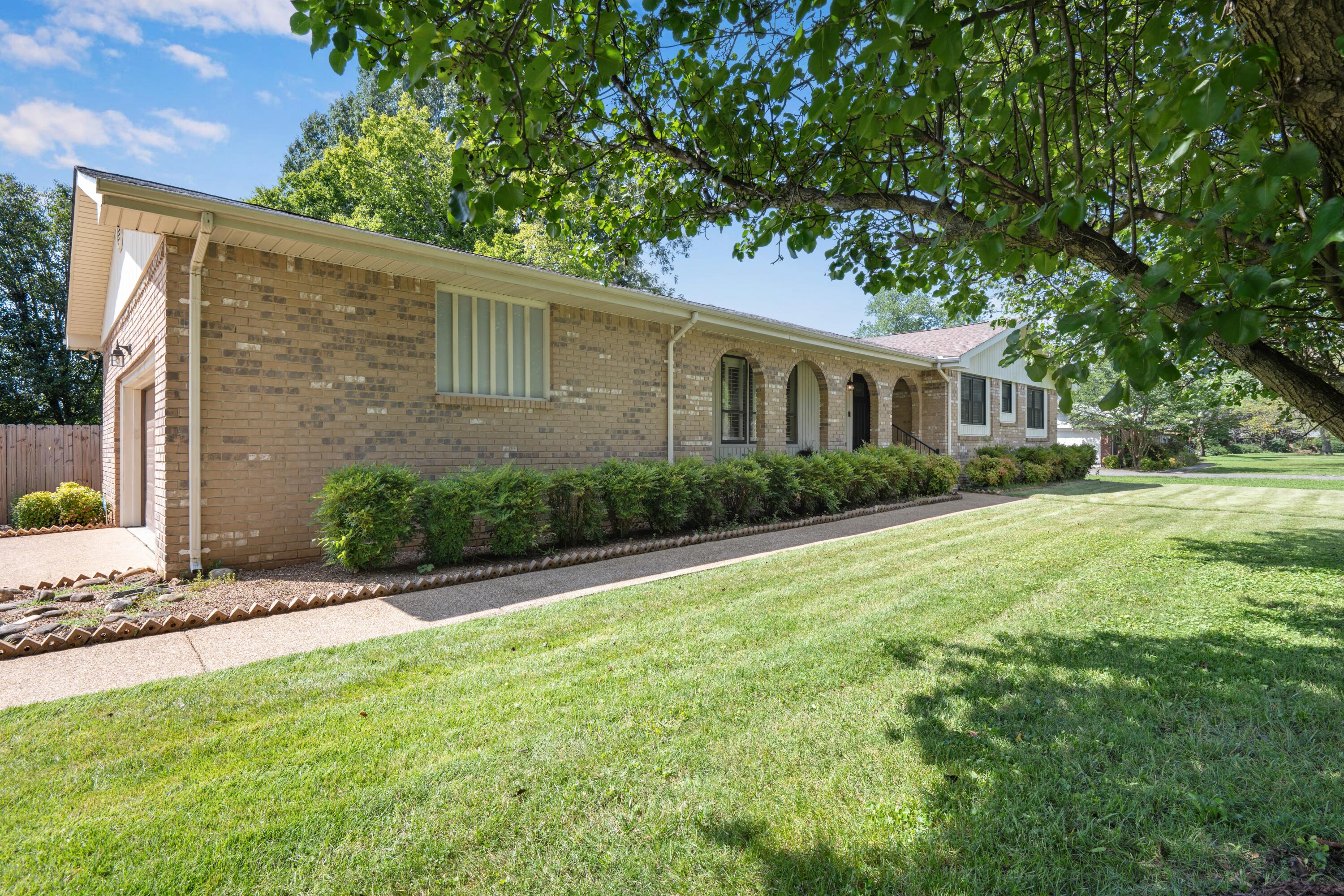 154 Valleybrook Circle