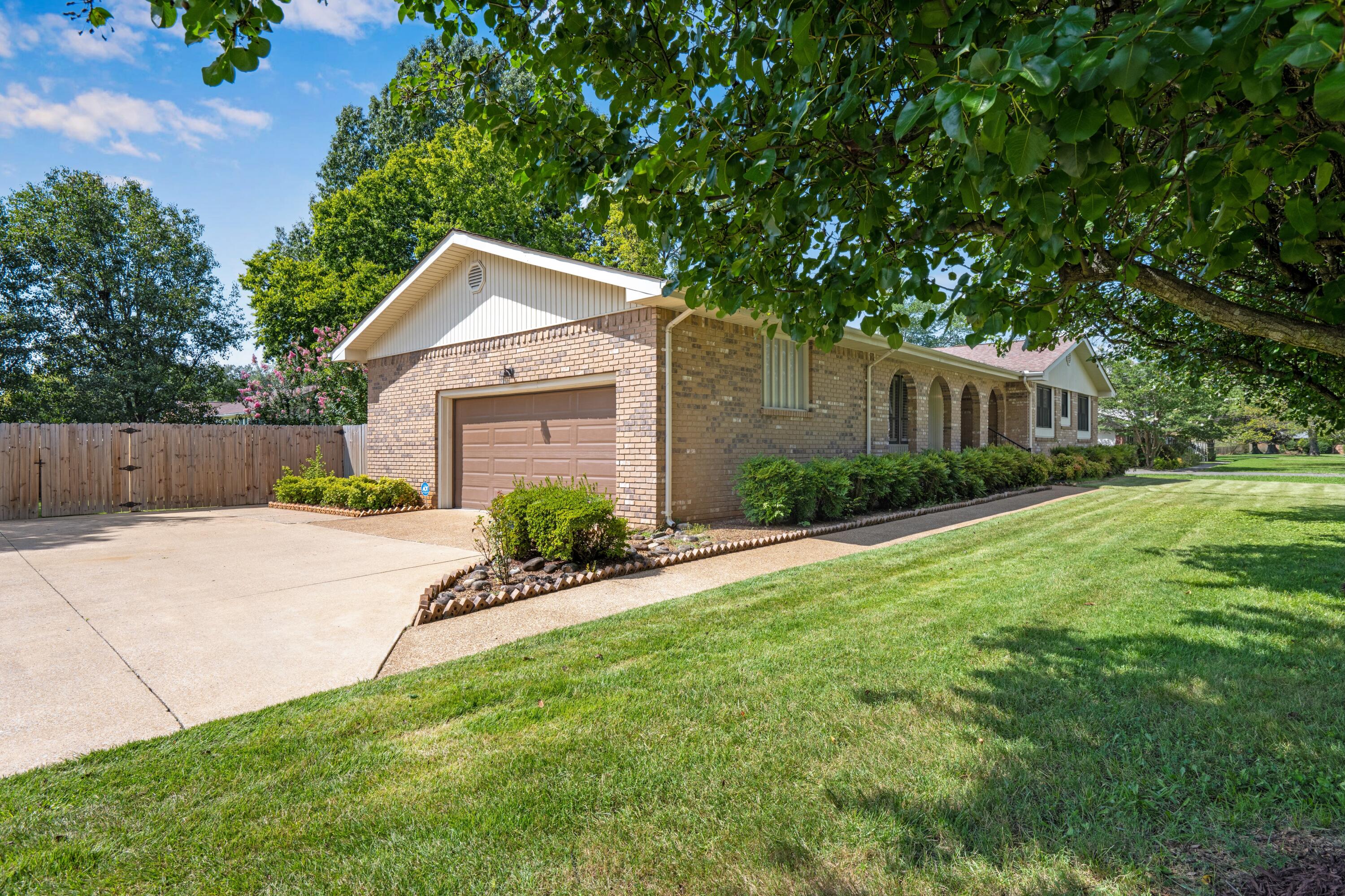 154 Valleybrook Circle