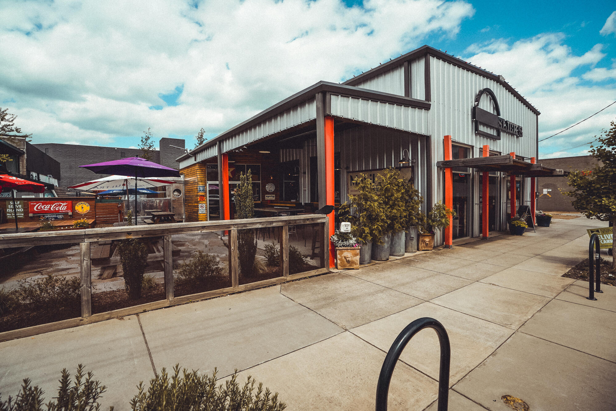 614 E Main Street, 206
