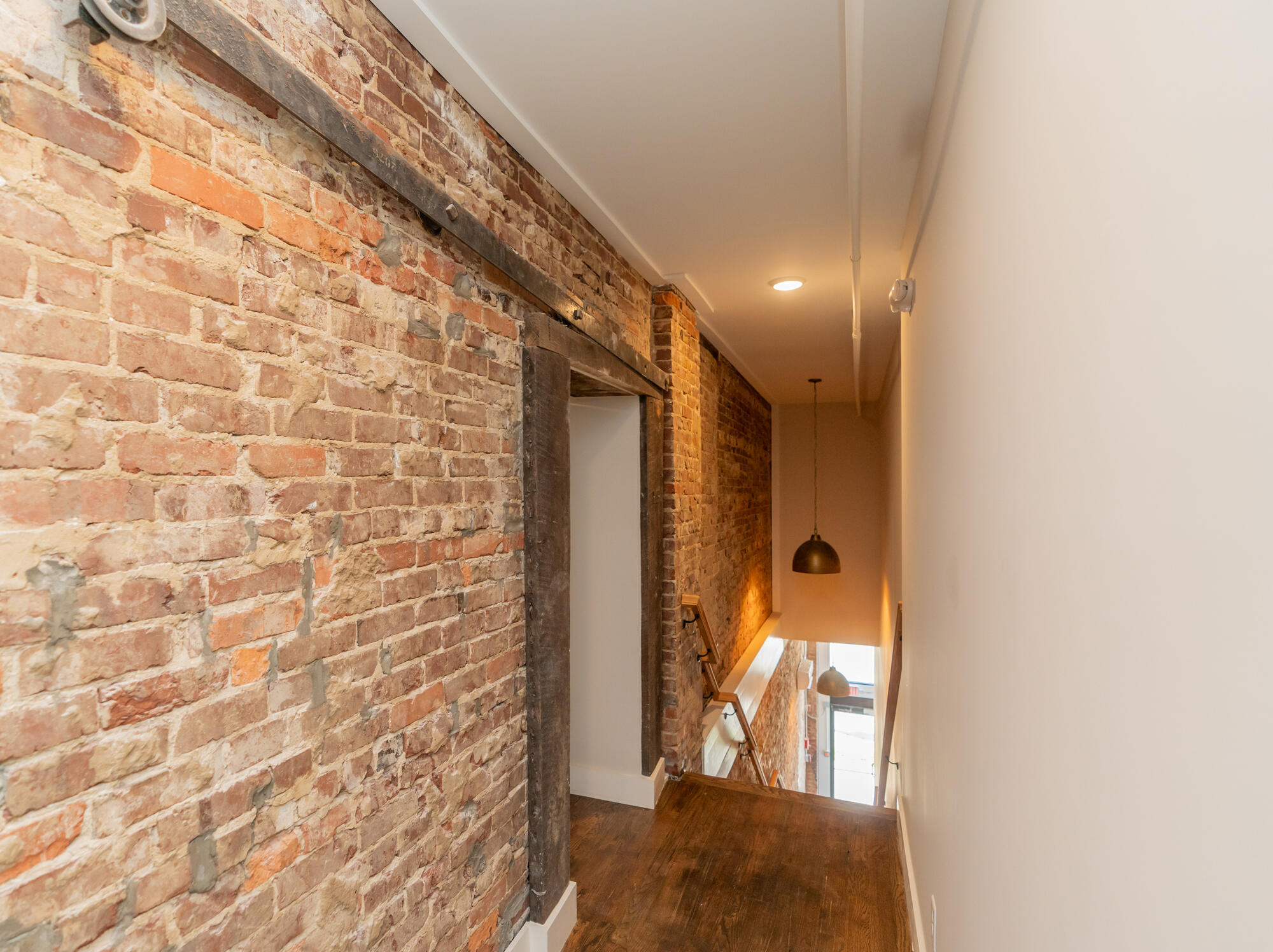 614 E Main Street, 206