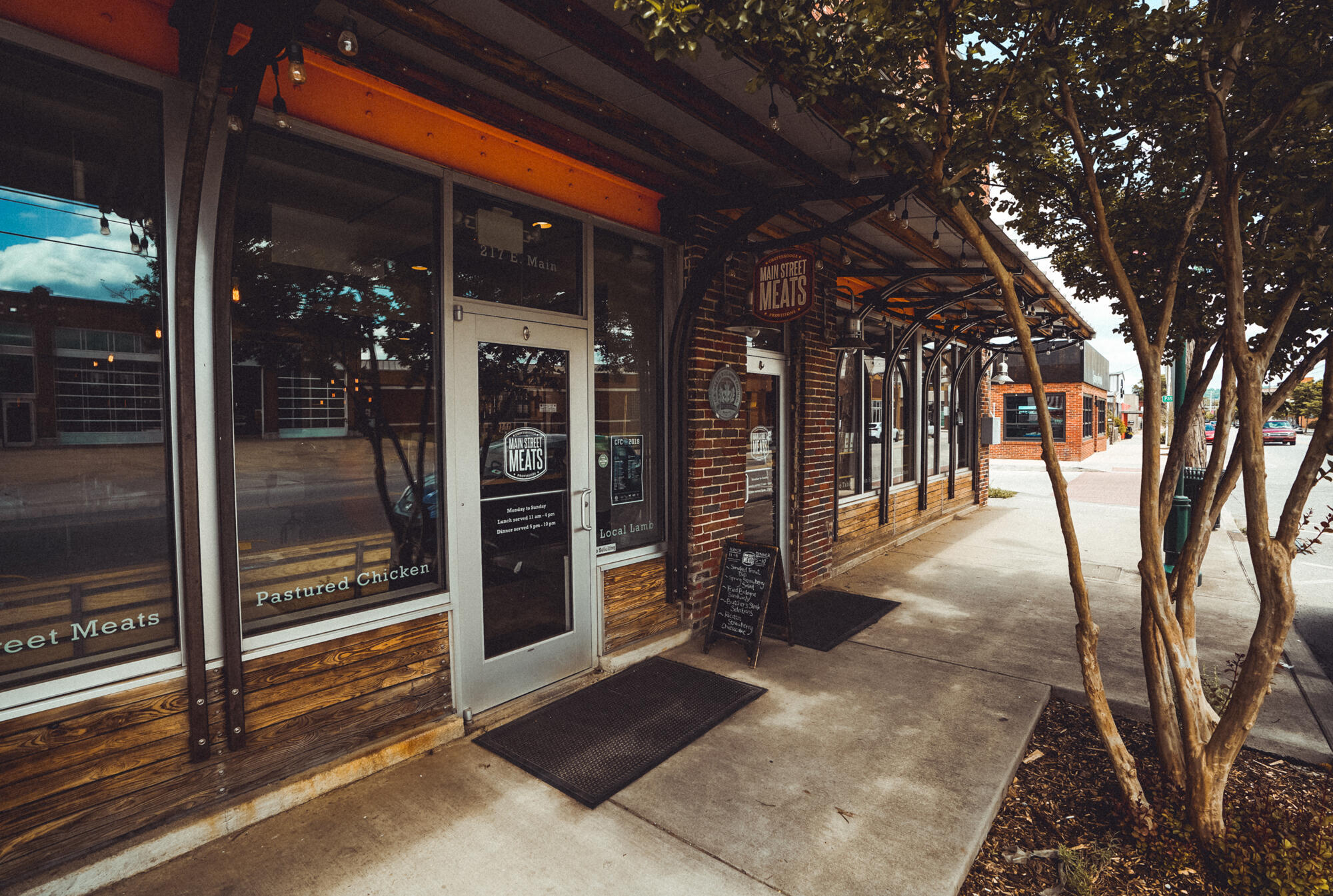 614 E Main Street, 206