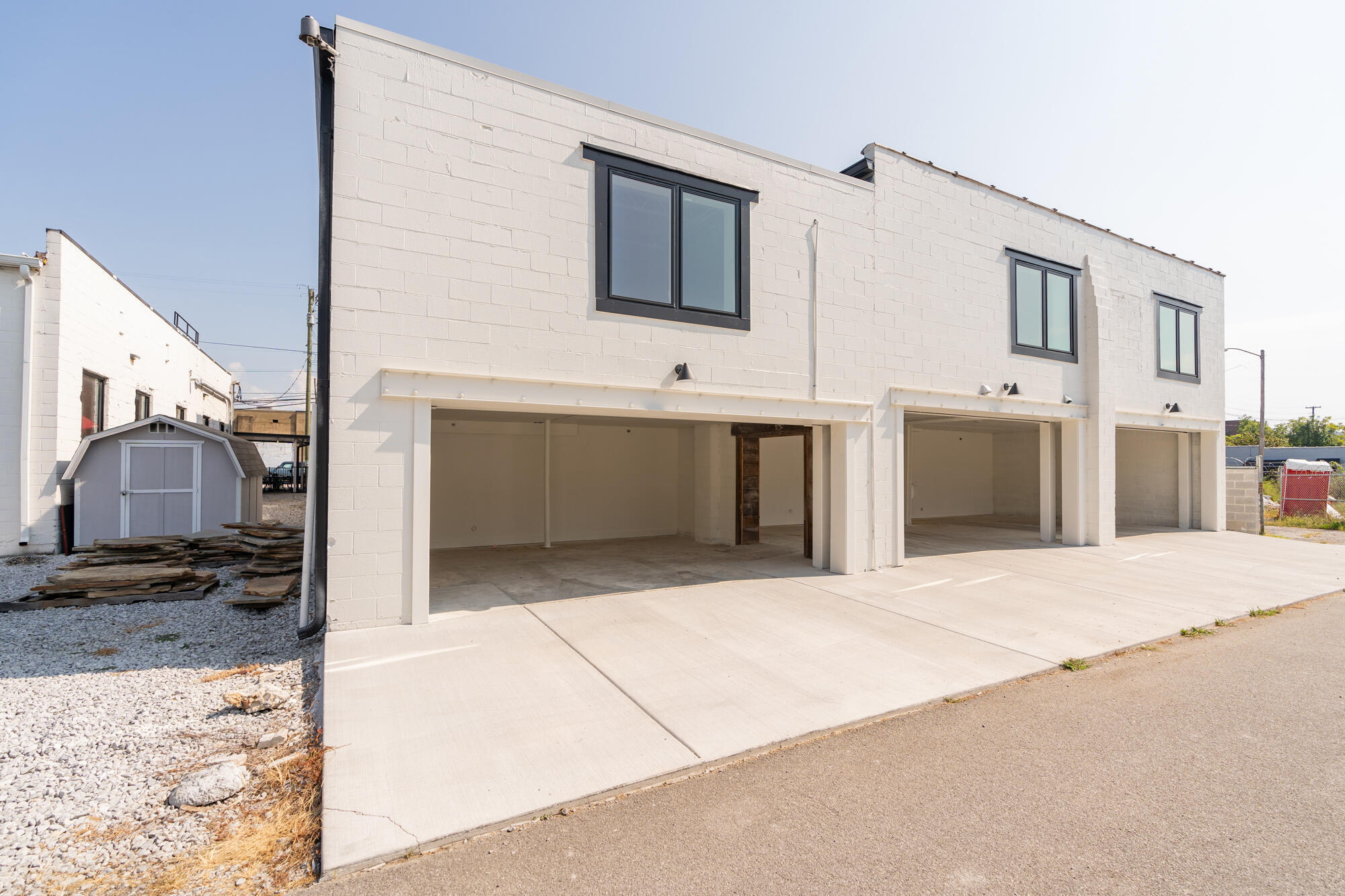 614 E Main Street, 206