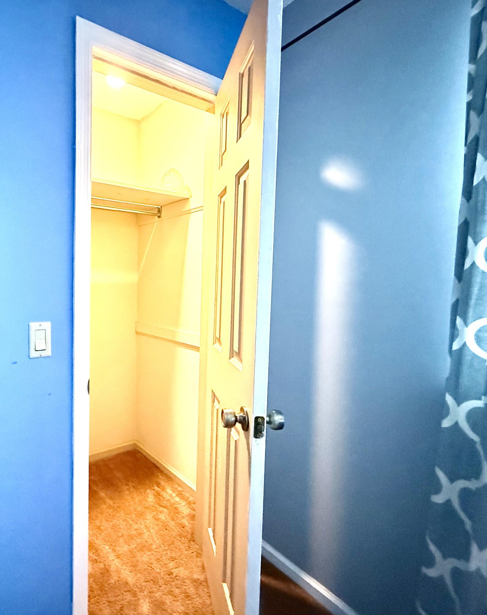 6524 Lake Shadows Circle