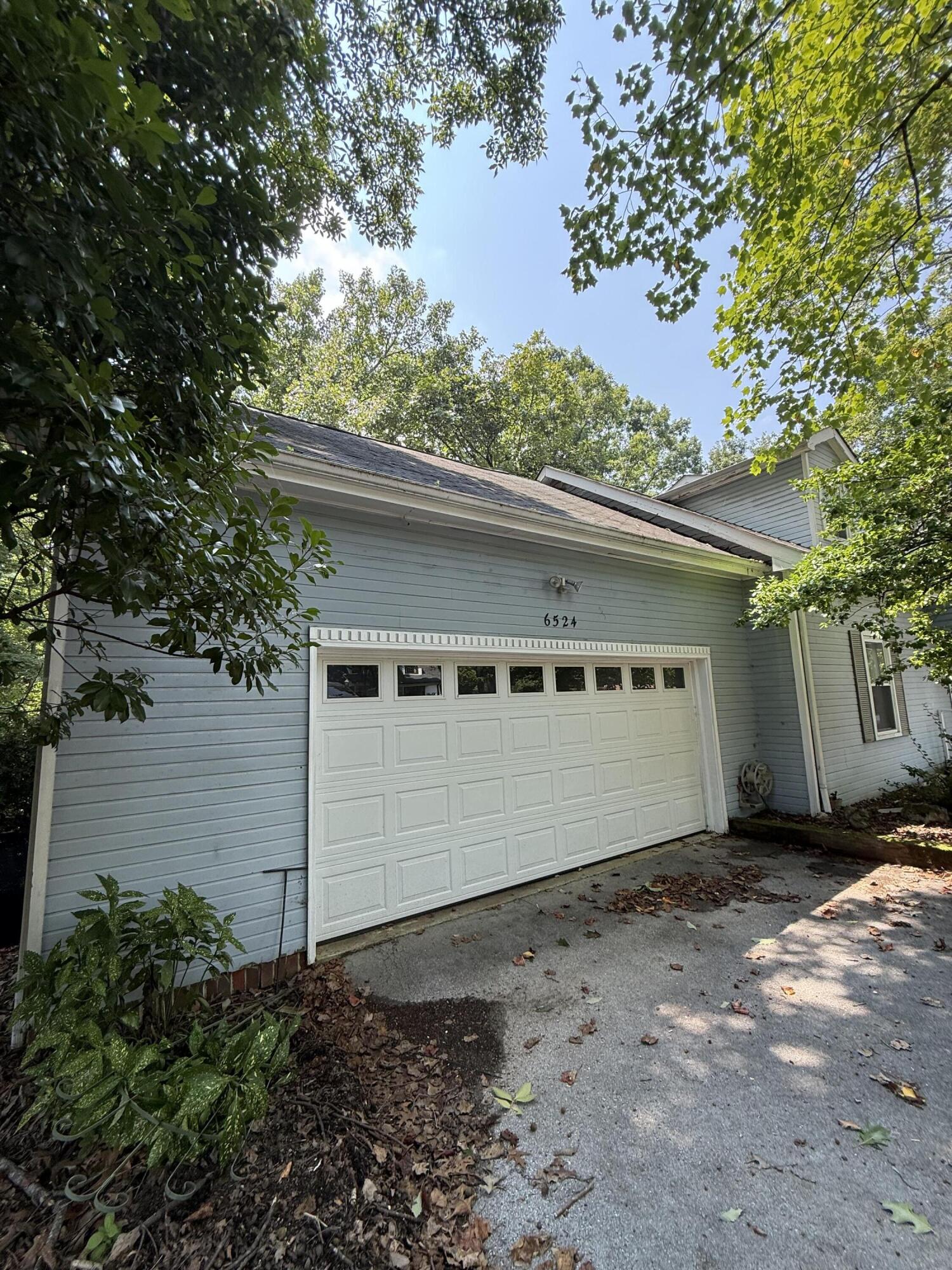 6524 Lake Shadows Circle