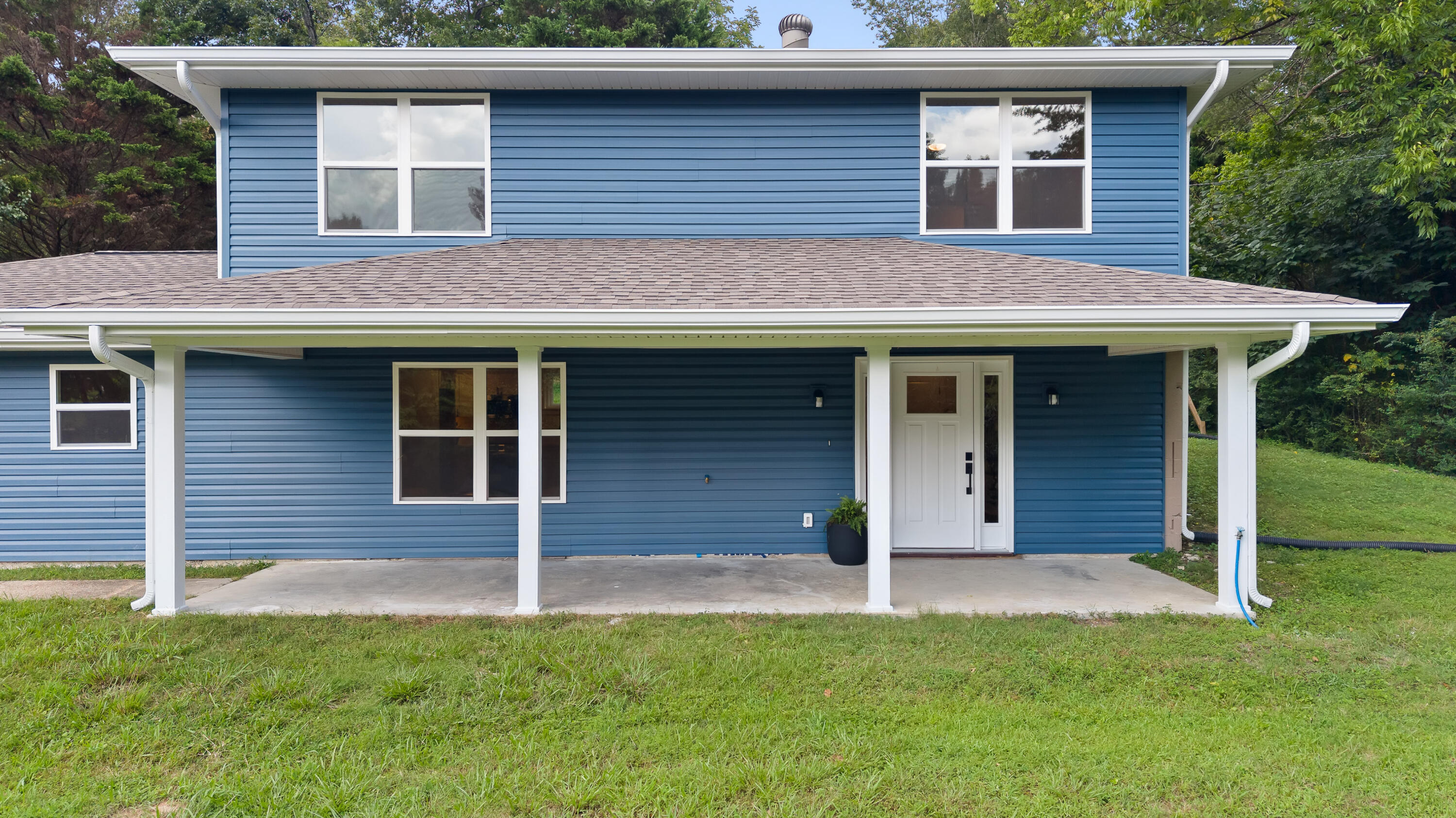 2323 Lyons Lane