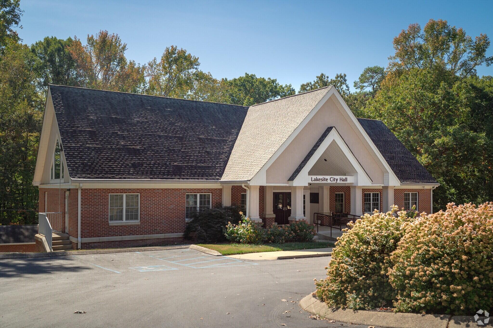 2323 Lyons Lane